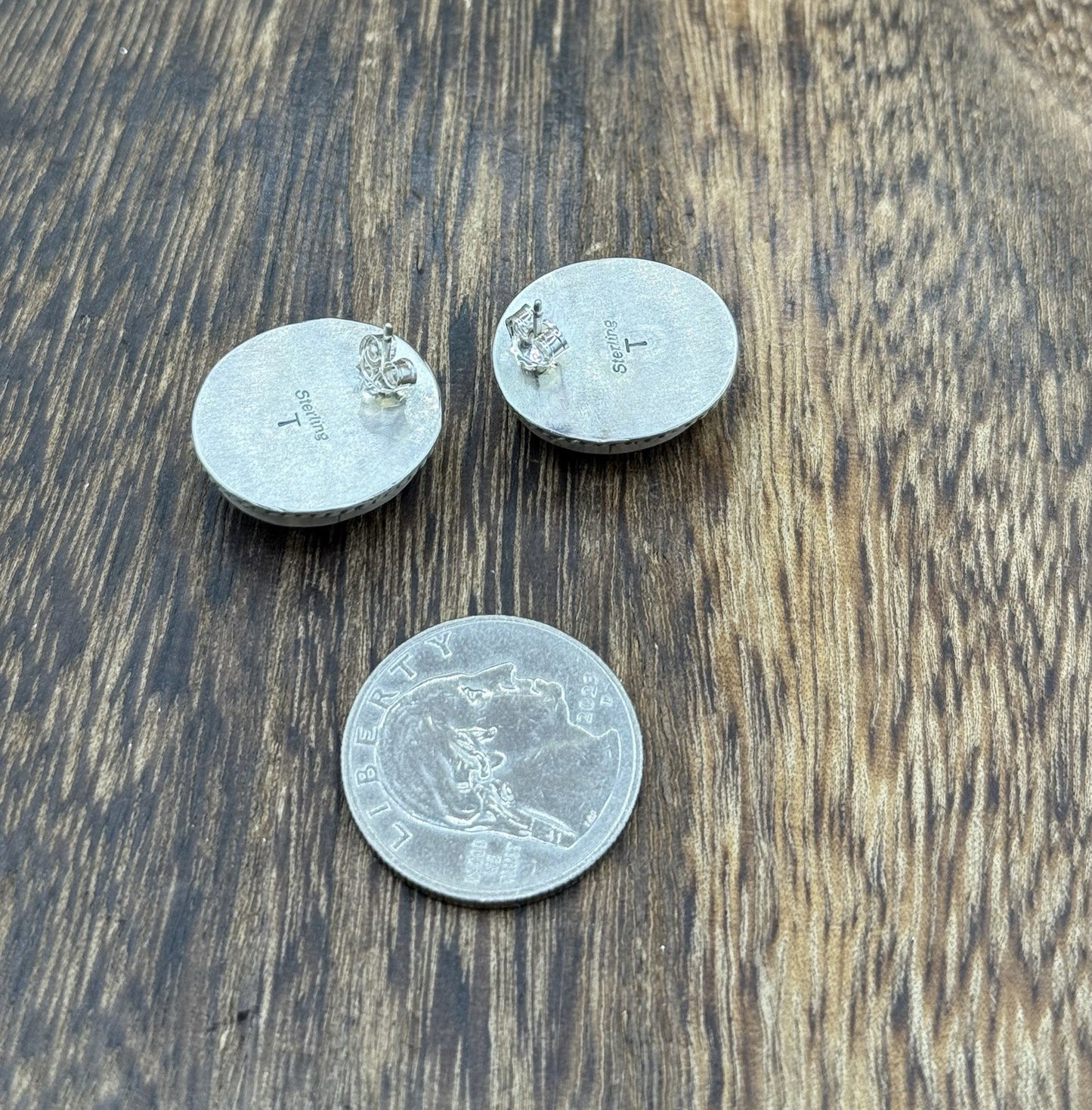 Navajo Handmade Sterling Silver Purple Spiny Oyster Shell Post Stud Earrings