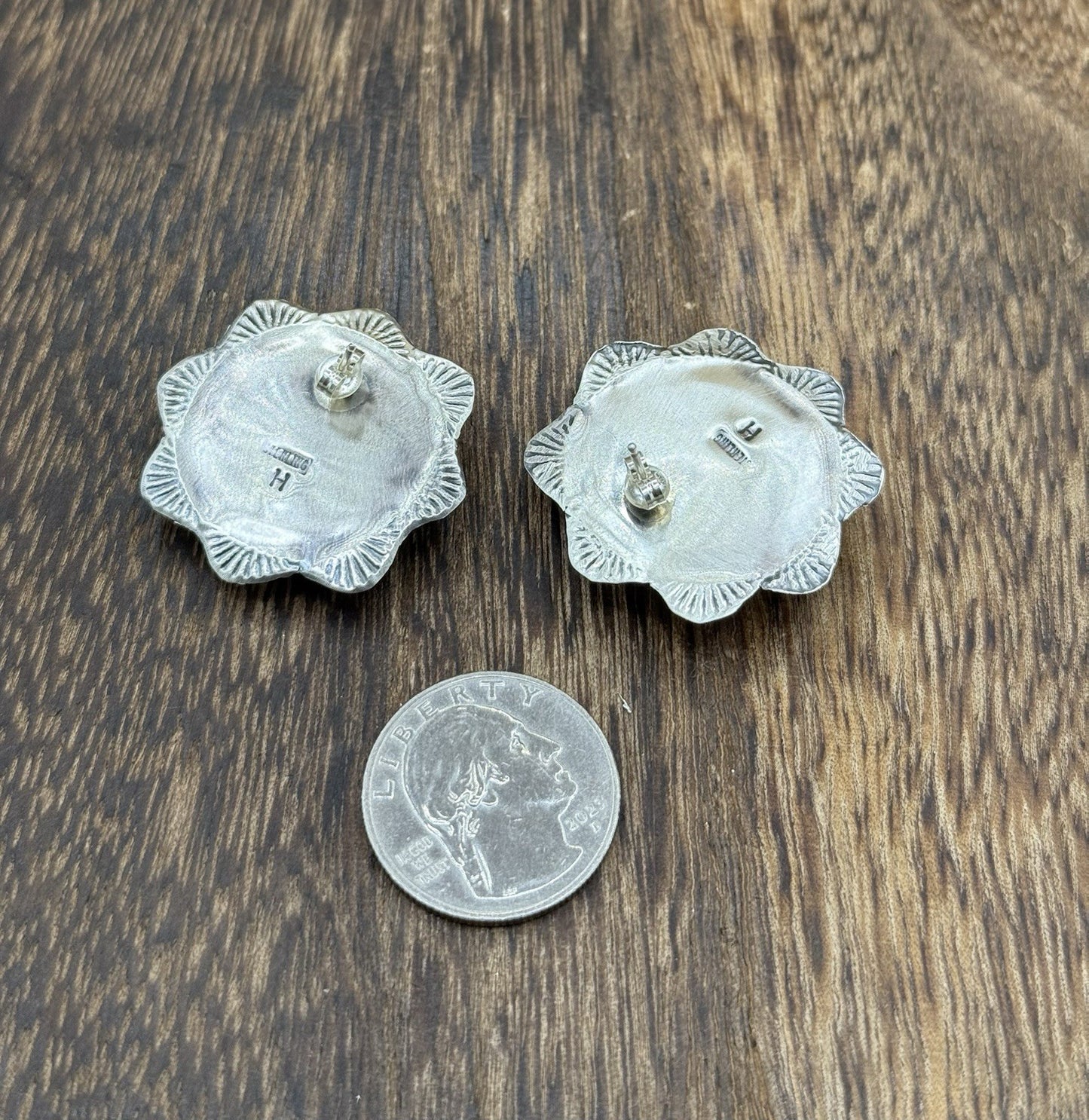 Navajo Handmade Sterling Silver Purple Spiny Oyster Shell Stamped Post Earrings