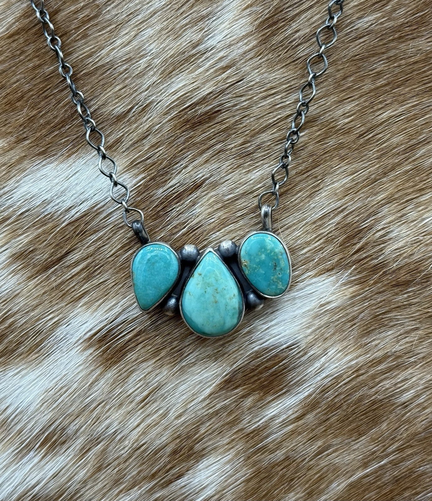 Navajo Handmade Sterling Silver Kingman Turquoise Cluster Bar Necklace 18”