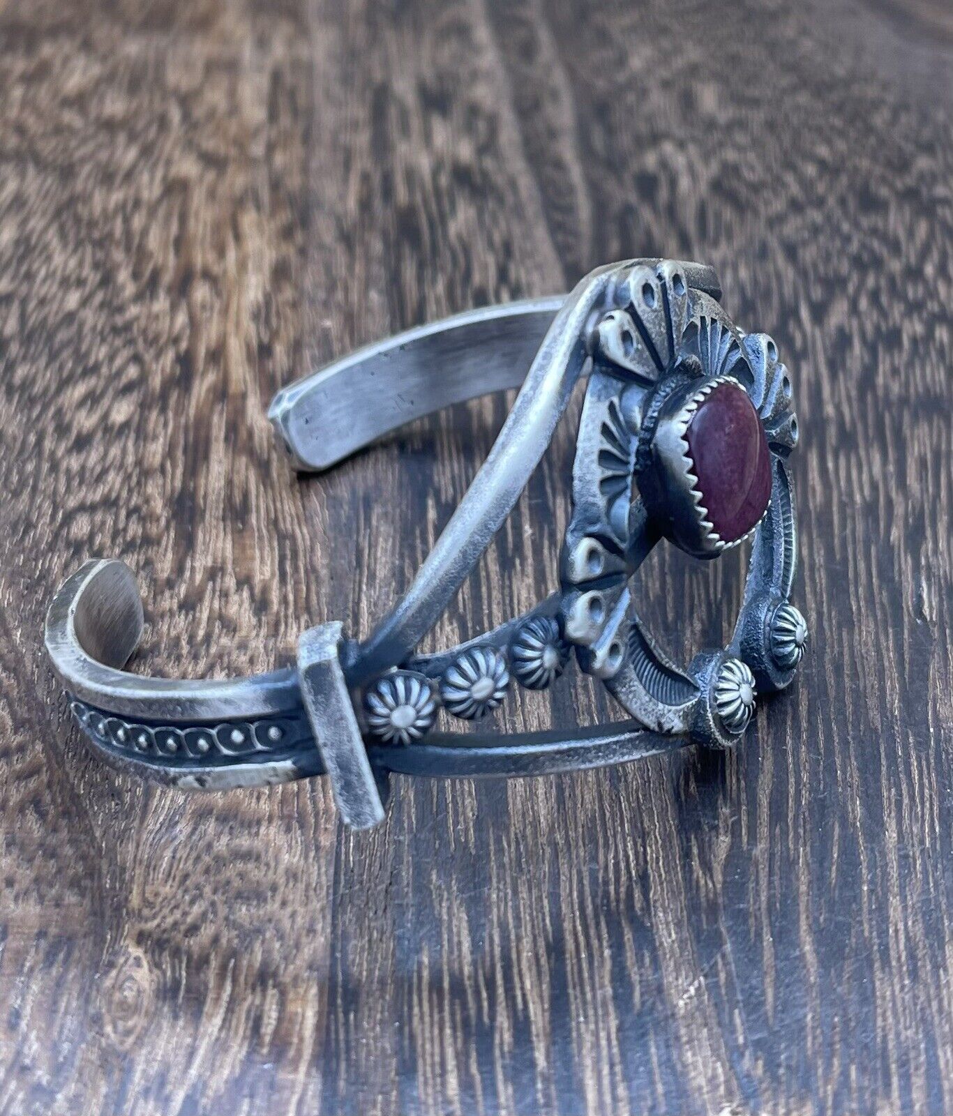 Native American Silver Navajo Handmade Purple Spiny Oyster Old look Bracelet