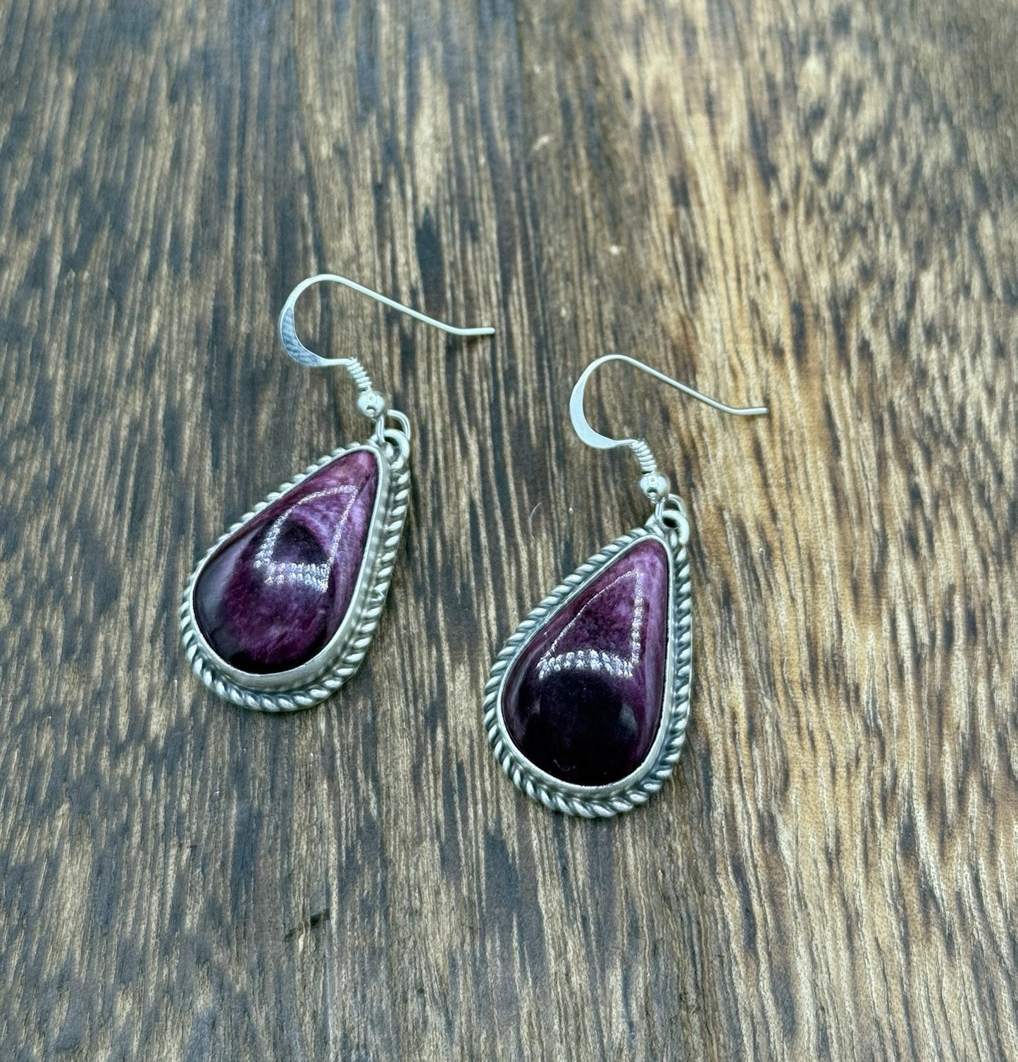 Native Navajo Handmade Sterling Silver Purple Spiny Oyster Shell Dangle Earrings