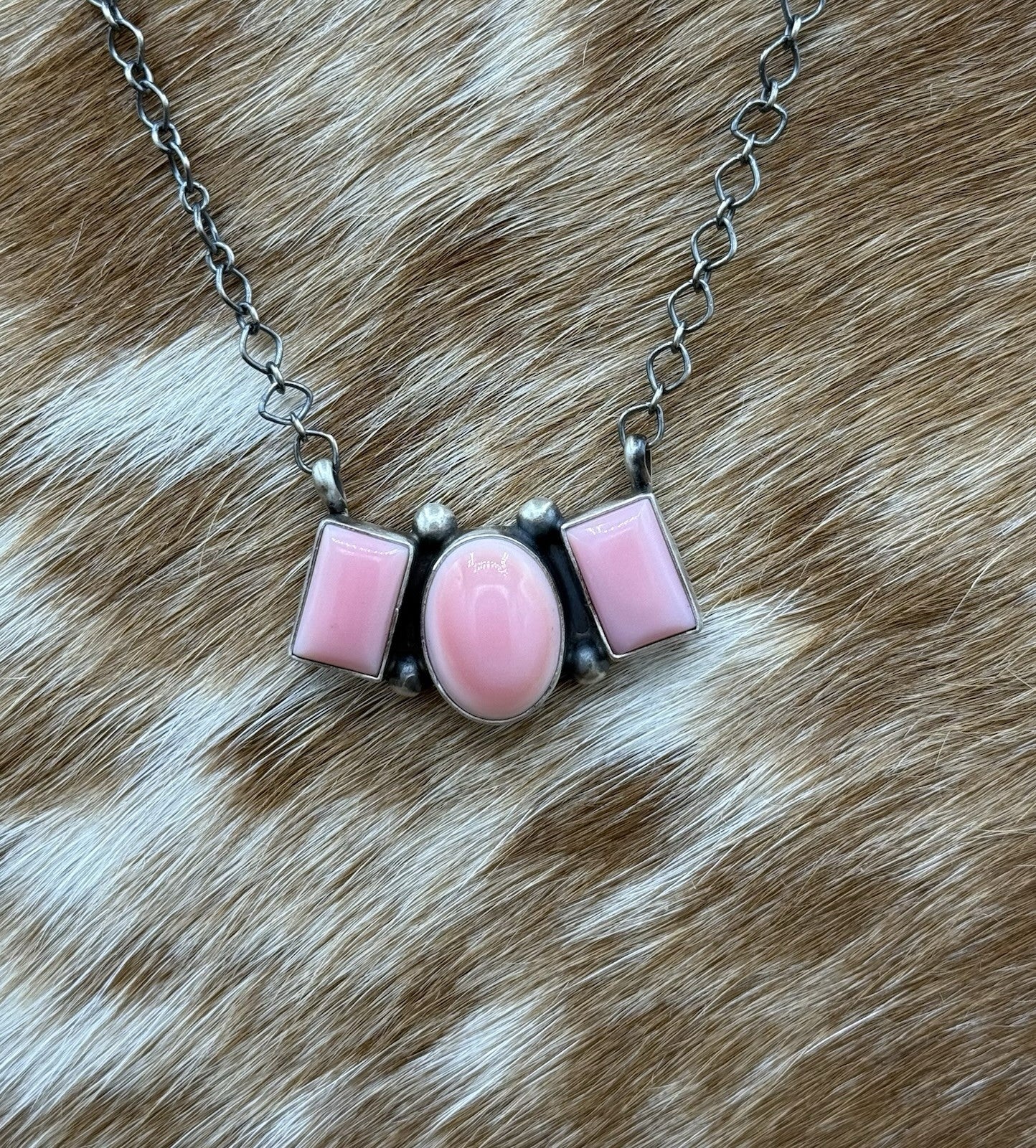 Navajo Handmade Sterling Silver Pink Conch Shell Cluster Bar Necklace 18”