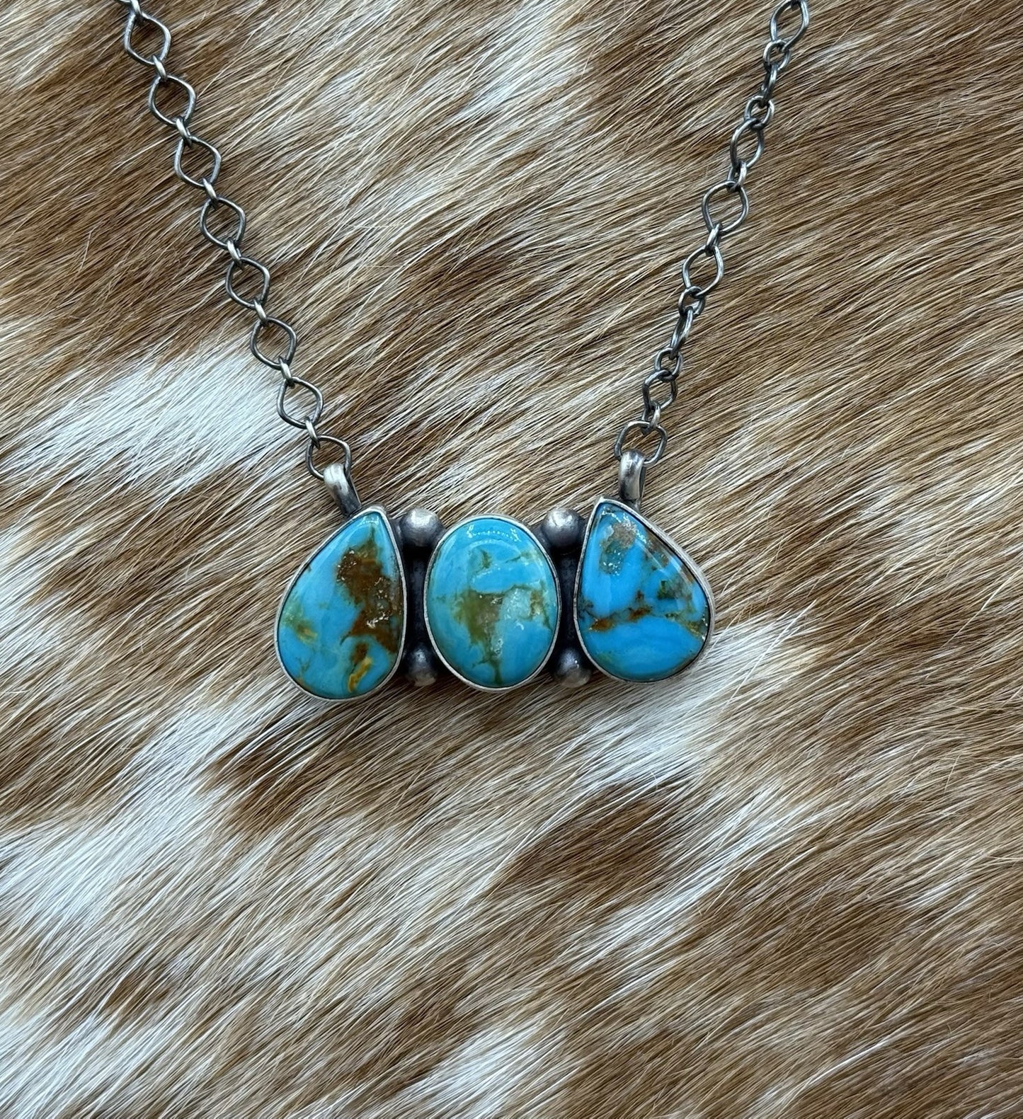 Navajo Handmade Sterling Silver Kingman Turquoise Cluster Bar Necklace 18”