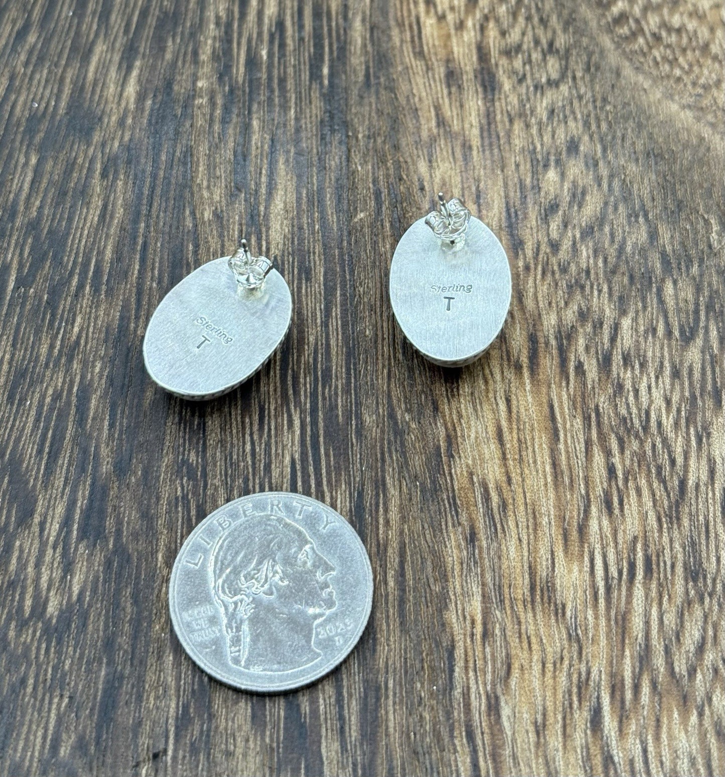 Navajo Handmade Sterling Silver Purple Spiny Oyster Shell Post Stud Earrings