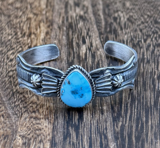 Navajo Handmade Sterling Silver White Water Turquoise Old look Cast Bracelet