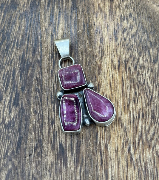 Navajo Handmade Sterling Silver Purple Spiny Oyster Shell Cluster Drop Pendant