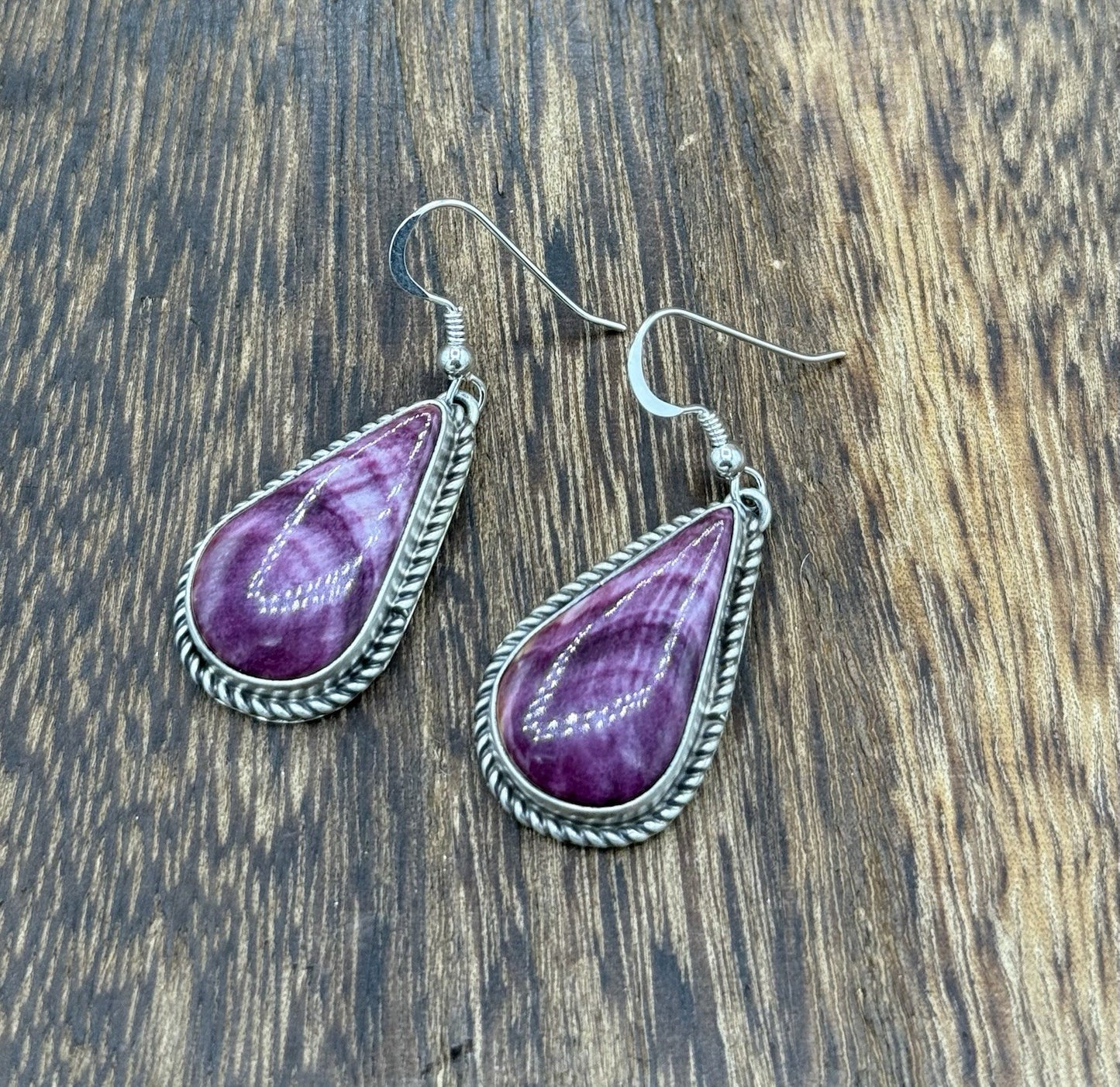 Native Navajo Handmade Sterling Silver Purple Spiny Oyster Shell Dangle Earrings