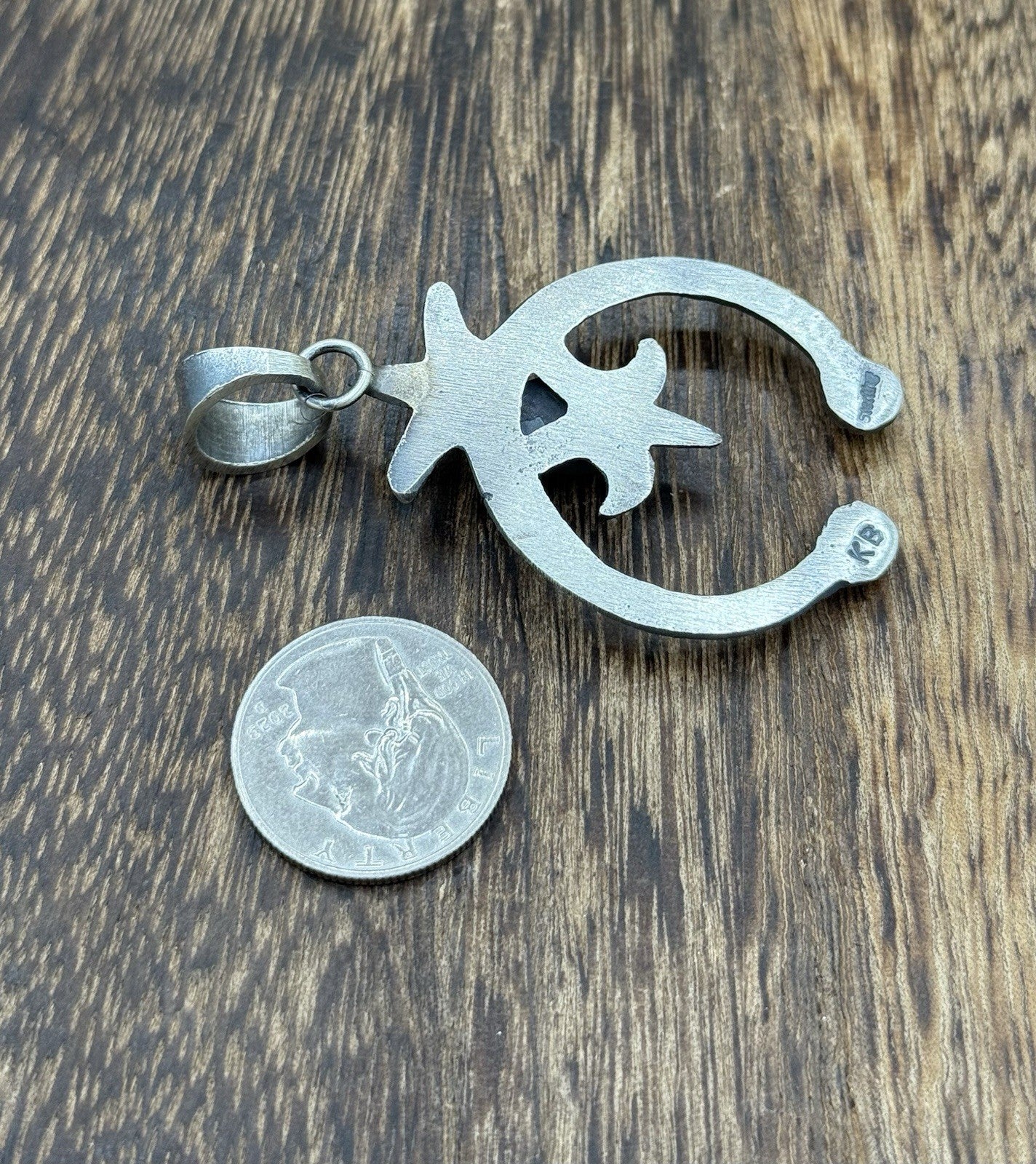 Native American Navajo Handmade Sterling Silver Old Look Pink Conch Naja Pendant