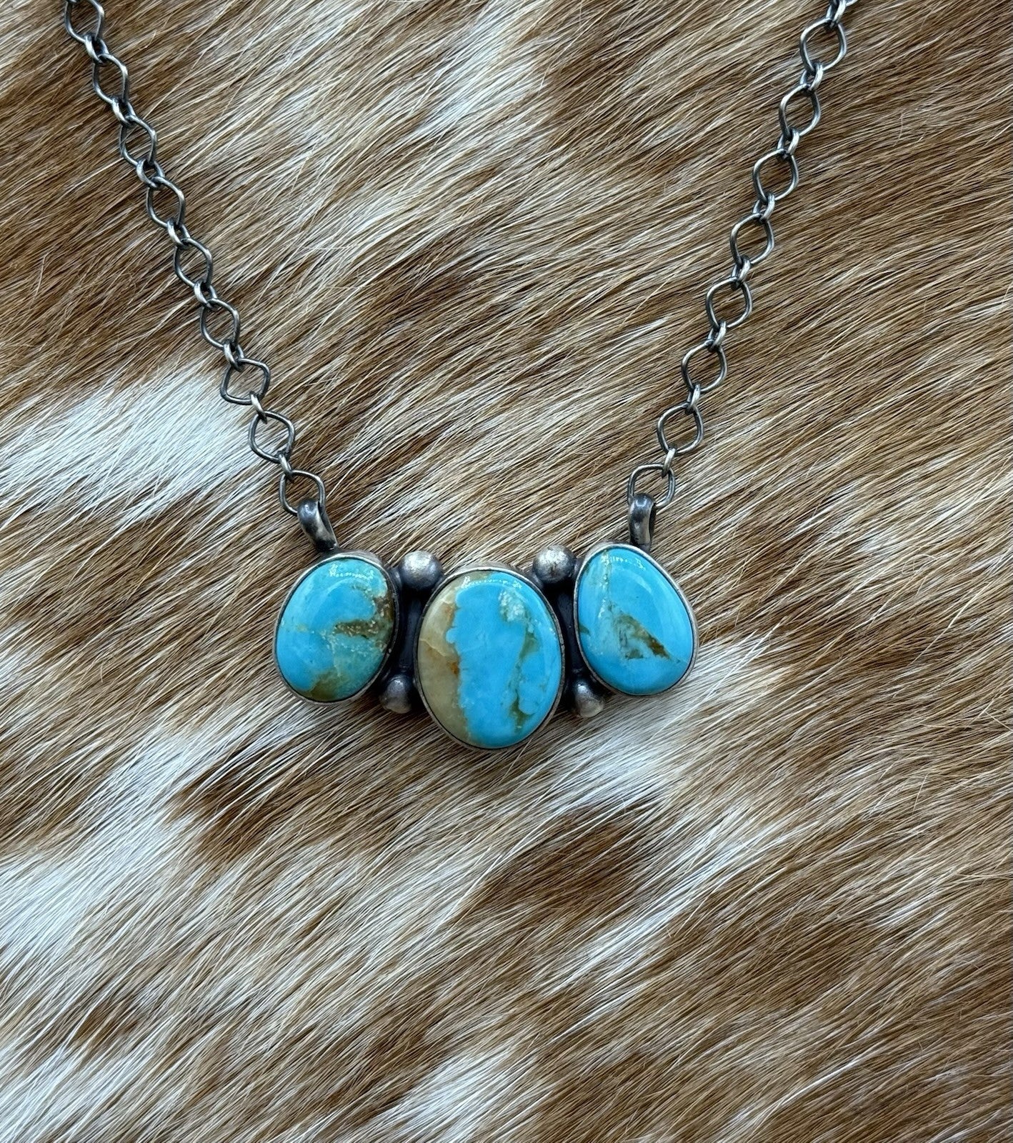 Navajo Handmade Sterling Silver Kingman Turquoise Cluster Bar Necklace 18”