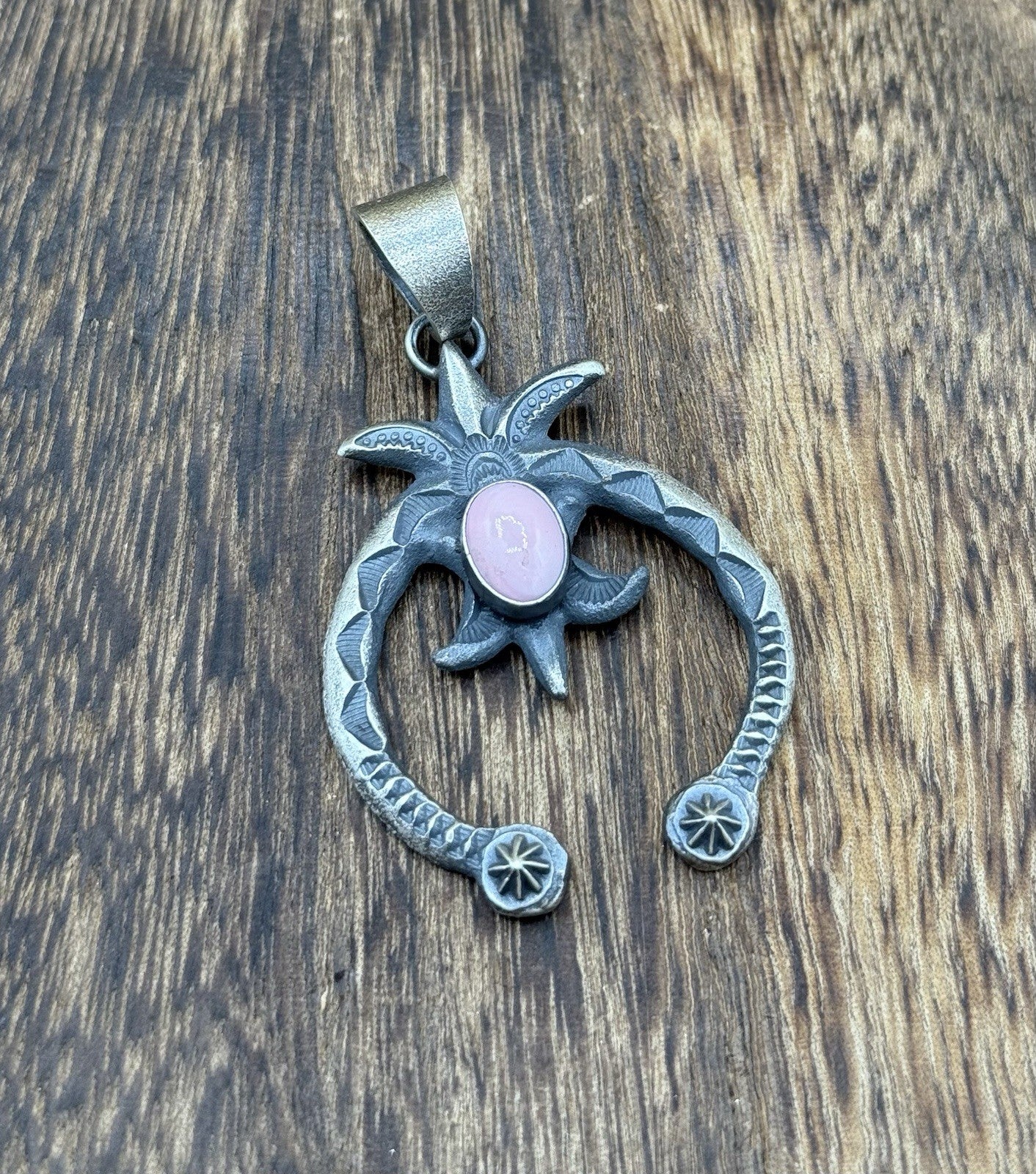 Native American Navajo Handmade Sterling Silver Old Look Pink Conch Naja Pendant