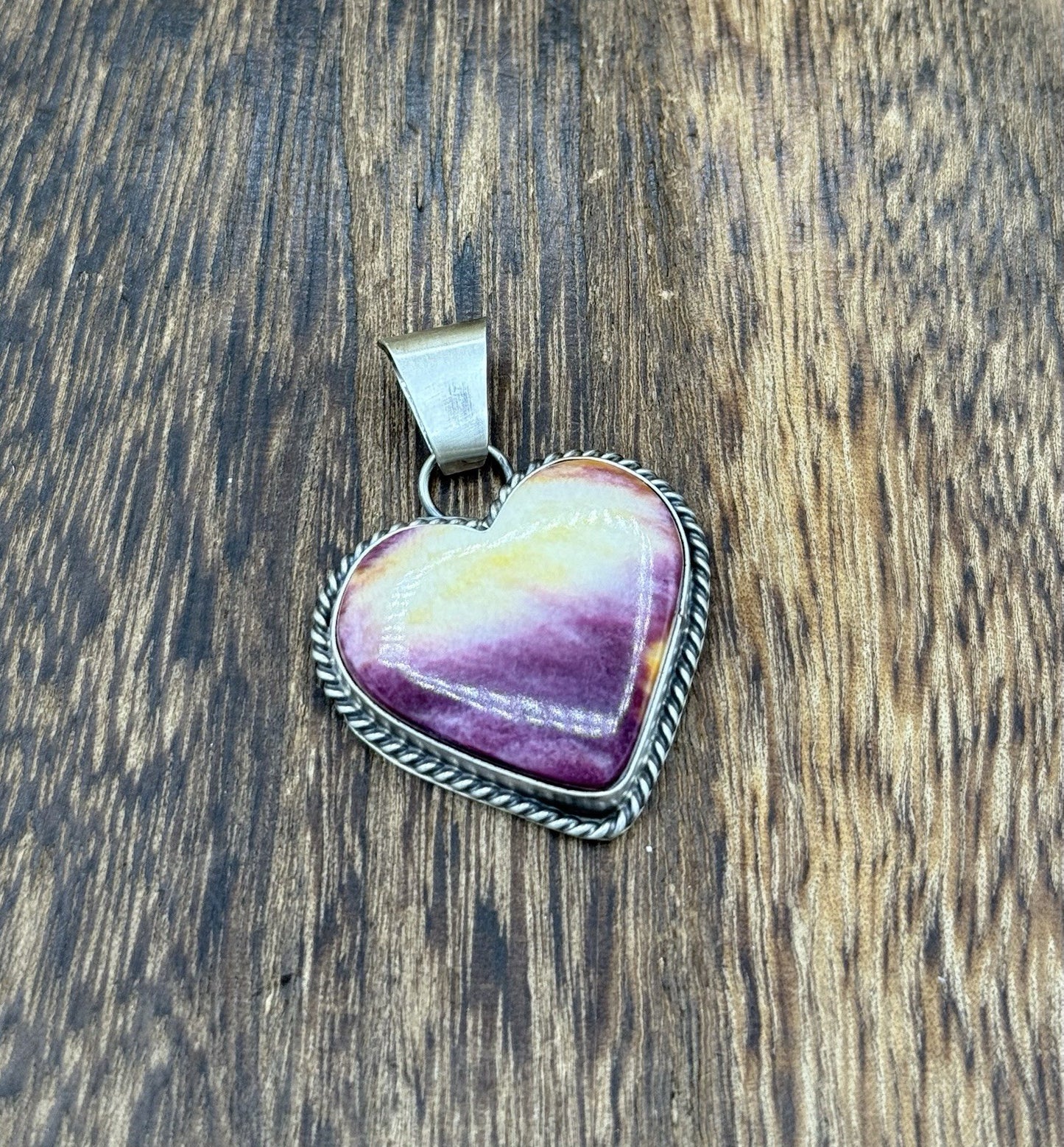 Navajo Handmade Sterling Silver Purple Spiny Oyster Shell Heart Shaped Pendant