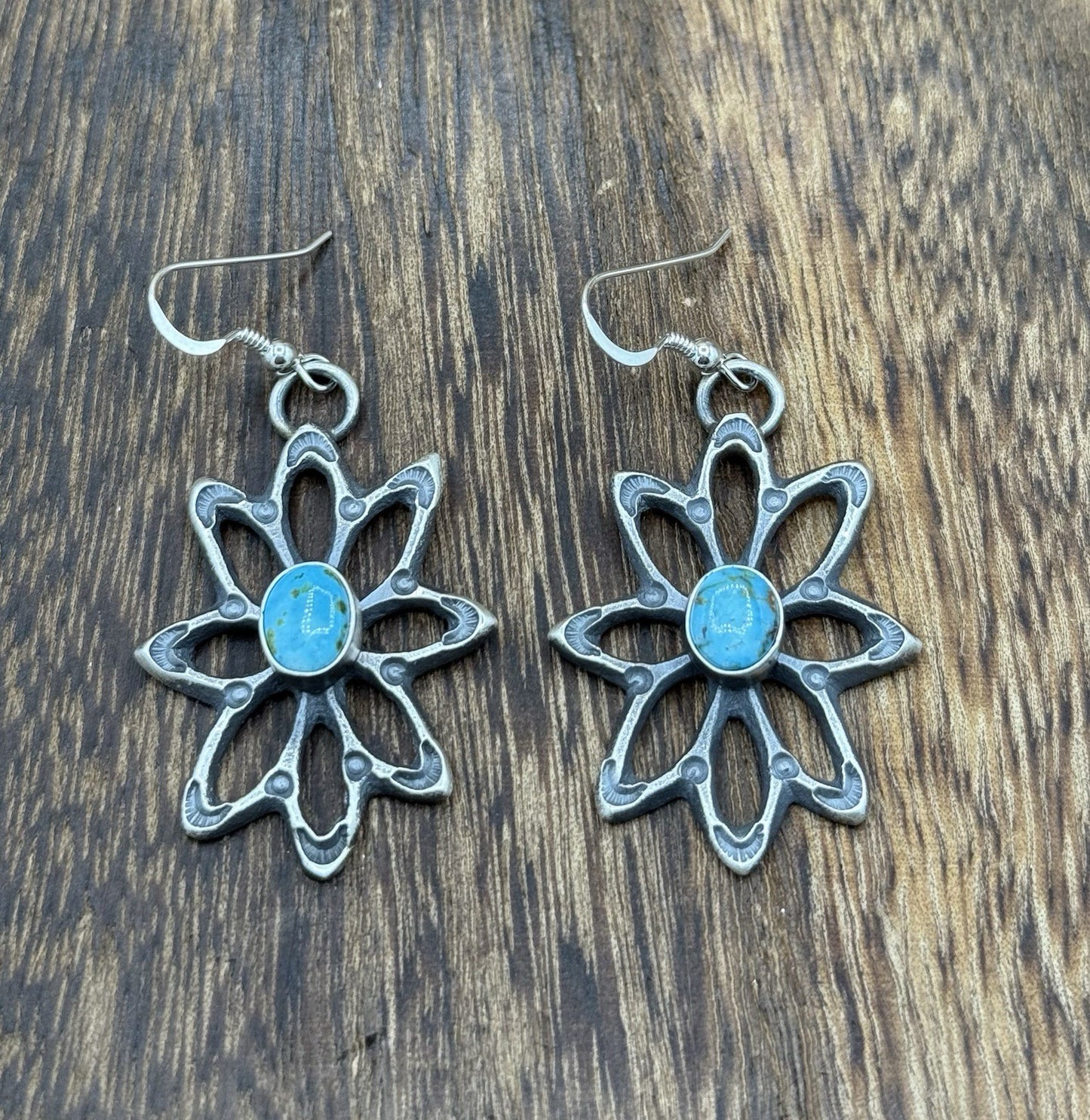 Navajo Handmade Sterling Silver Old Look Kingman Turquoise Earrings Kevin Billah