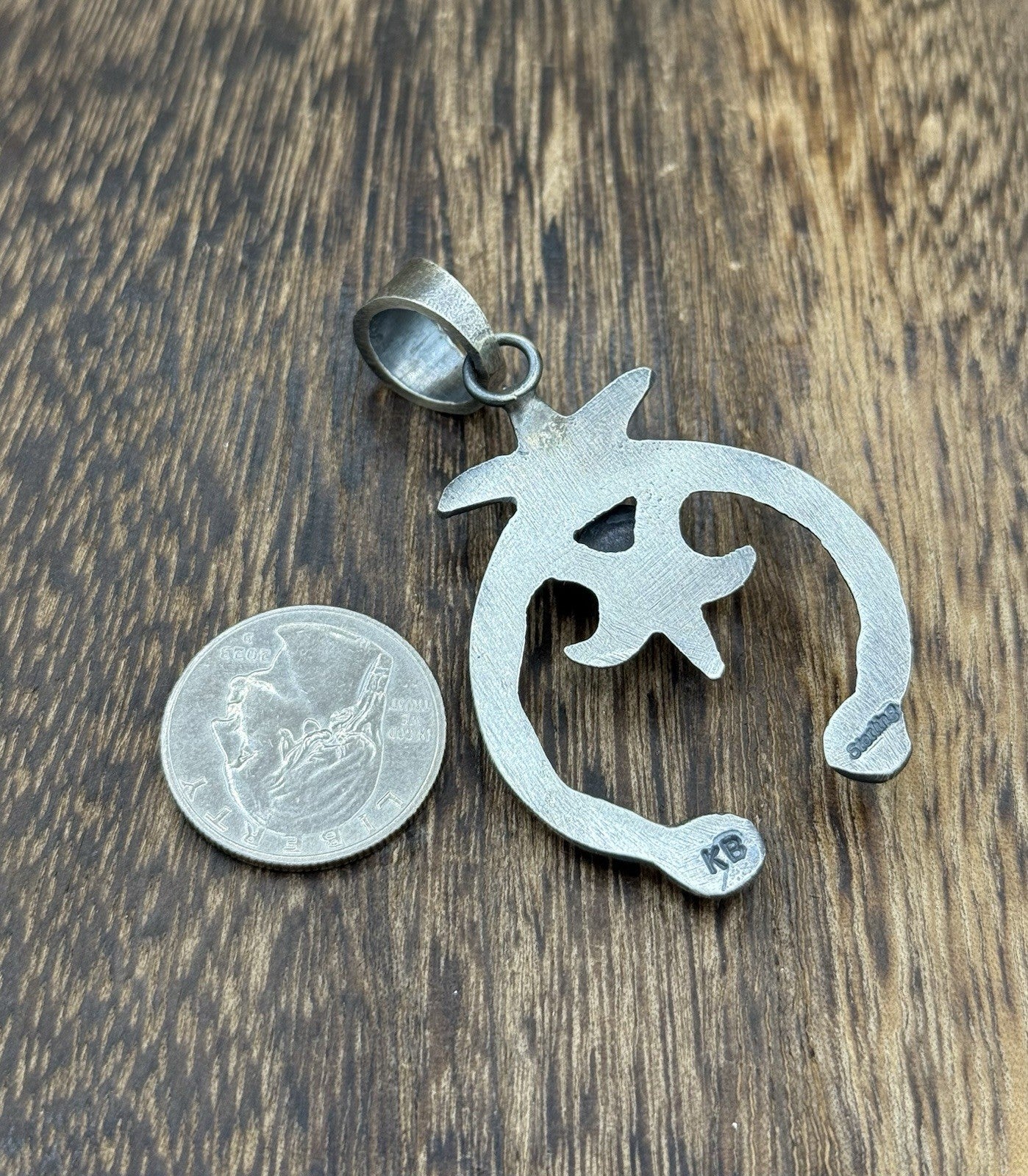 Native American Navajo Handmade Sterling Silver Old Look Pink Conch Naja Pendant