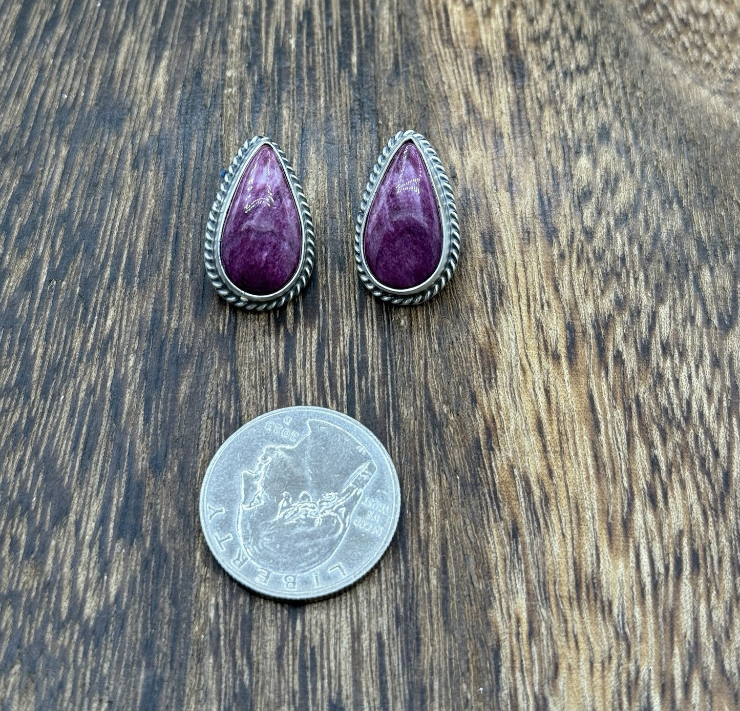 Navajo Handmade Sterling Silver Purple Spiny Oyster Shell Post Stud Earrings