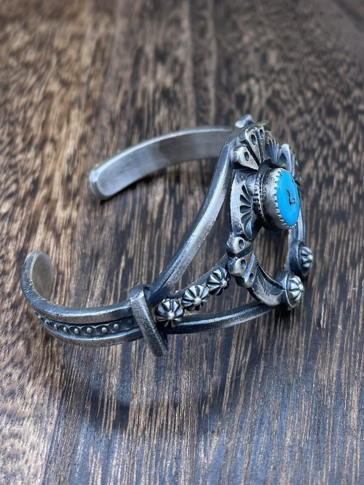 Native American Silver Navajo Handmade Kingman Turquoise Old look Naja Bracelet