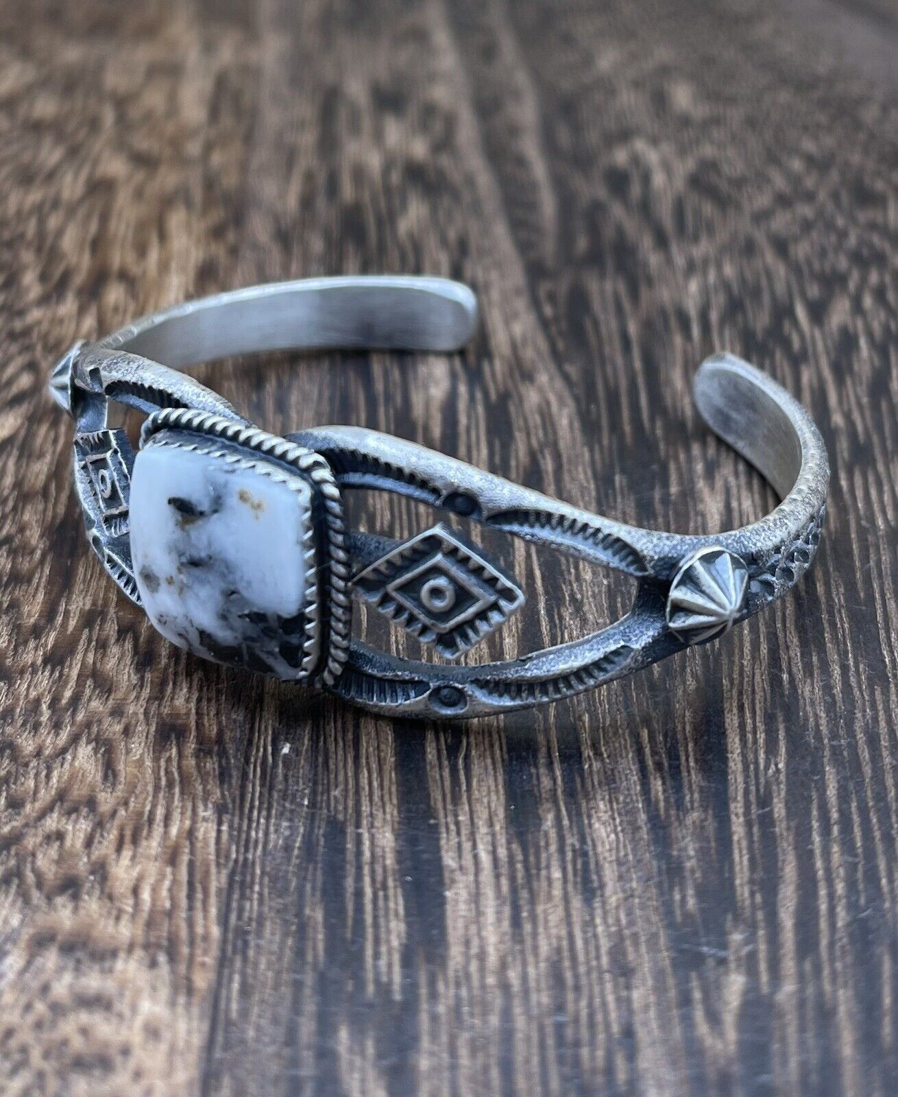 Native American Sterling Silver Navajo Handmade White Buffalo Old look Bracelet