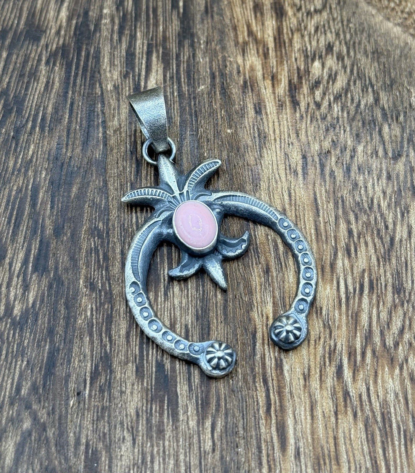 Native American Navajo Handmade Sterling Silver Old Look Pink Conch Naja Pendant