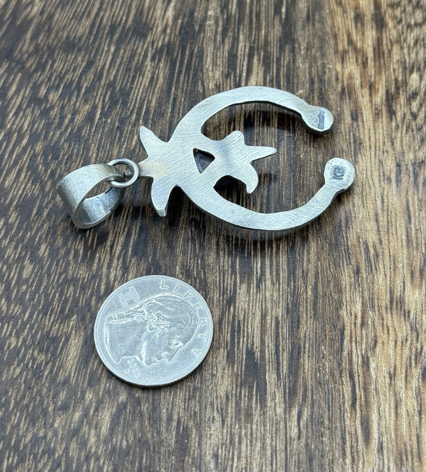 Native American Navajo Handmade Sterling Silver Old Look Pink Conch Naja Pendant