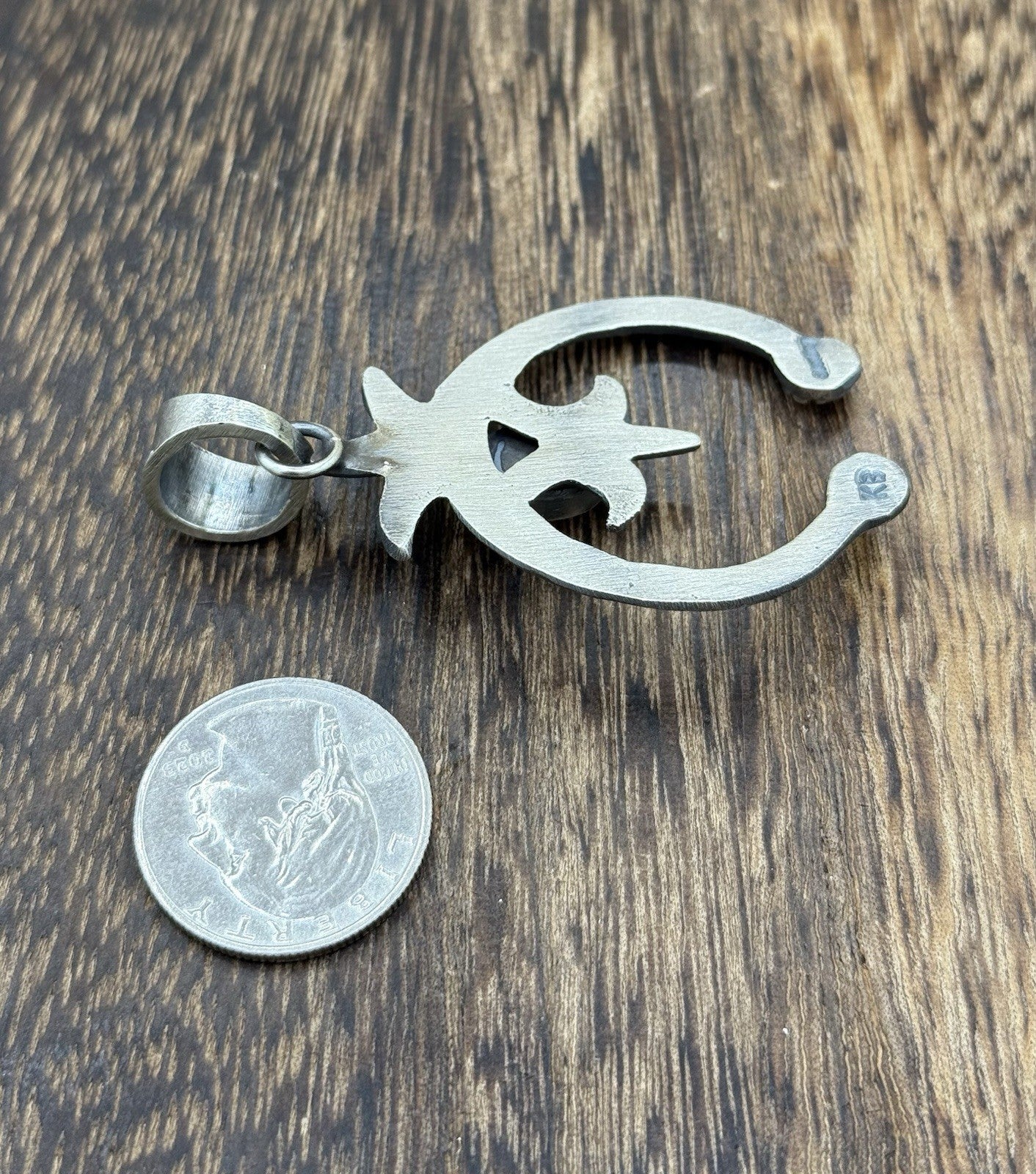 Native American Navajo Handmade Sterling Silver Old Look Pink Conch Naja Pendant