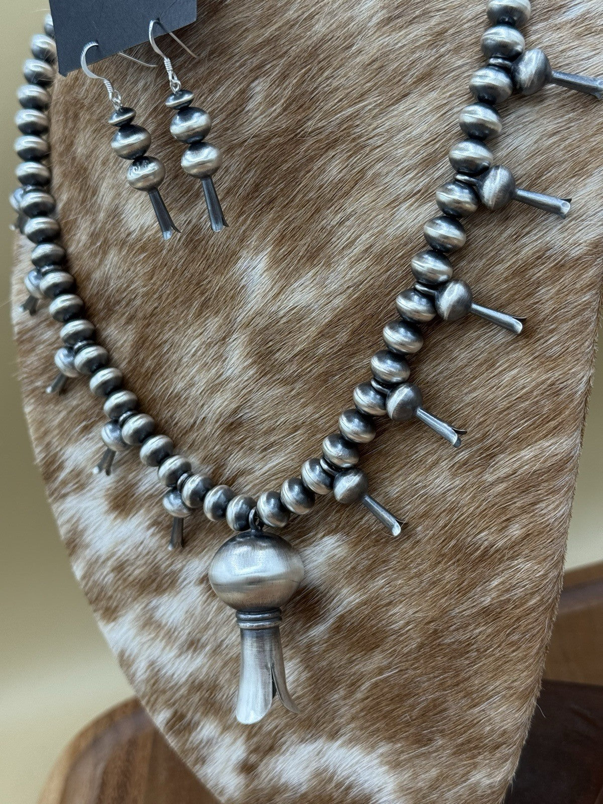Authentic Navajo Handmade Old Look Navajo Pearl Bead Necklace Blossom Set 20”