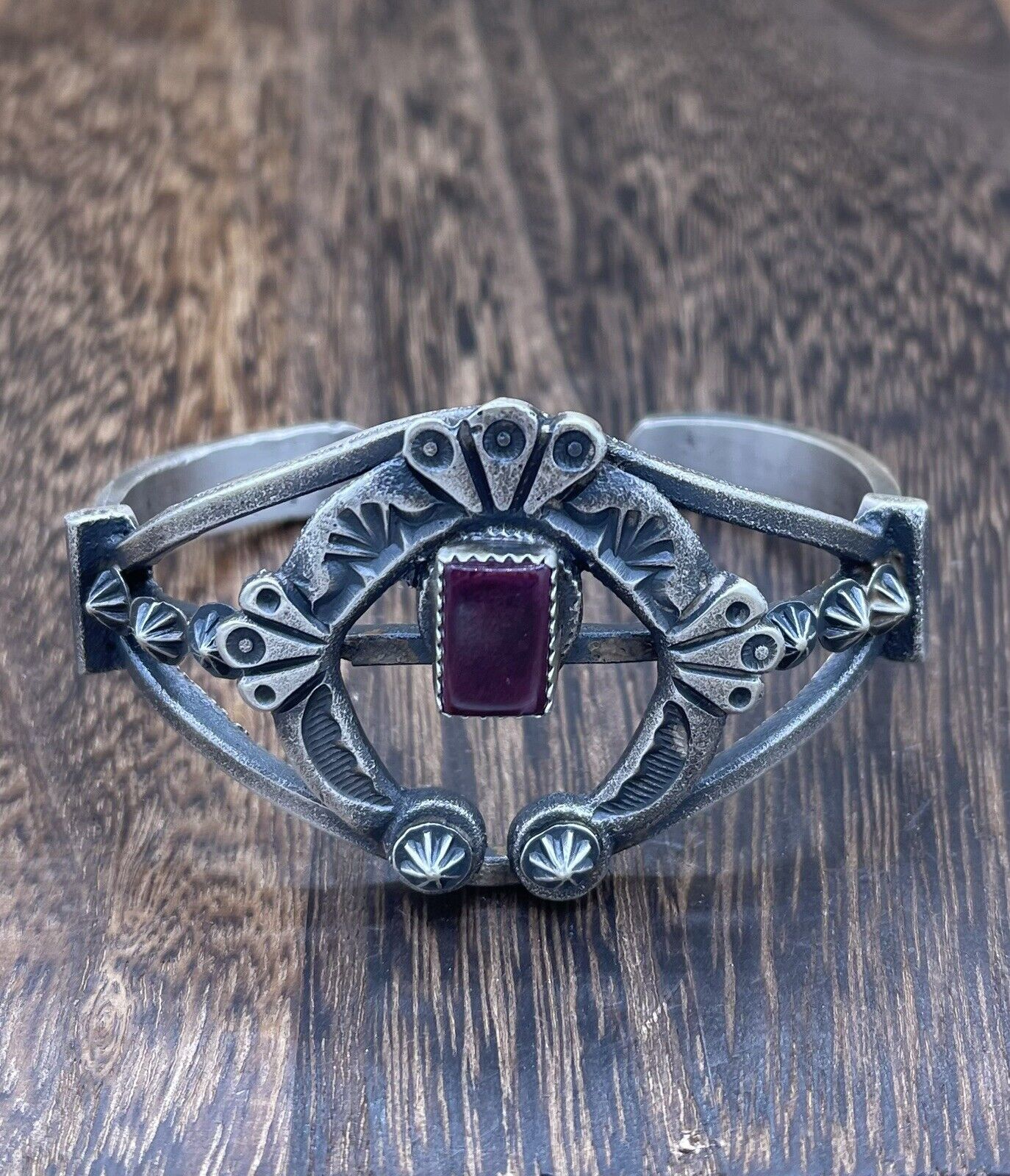 Native American Silver Navajo Handmade Purple Spiny Oyster Old look Bracelet