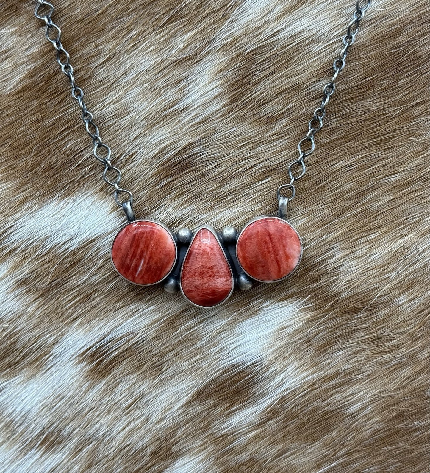 Navajo Handmade Sterling Silver Red Spiny Oyster Shell Cluster Bar Necklace 18”