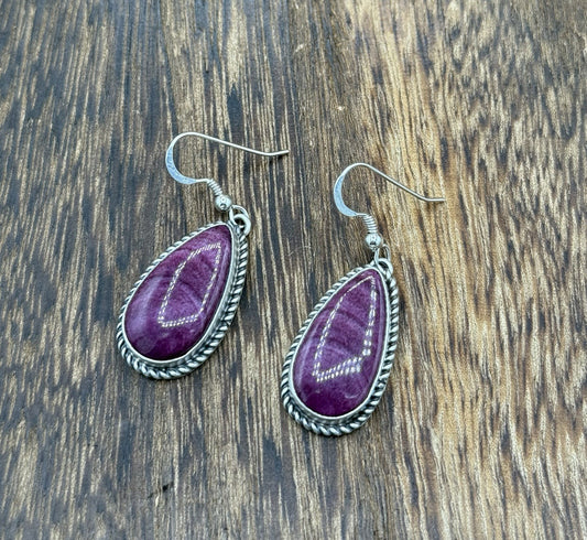Native Navajo Handmade Sterling Silver Purple Spiny Oyster Shell Dangle Earrings