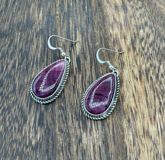 Native Navajo Handmade Sterling Silver Purple Spiny Oyster Shell Dangle Earrings