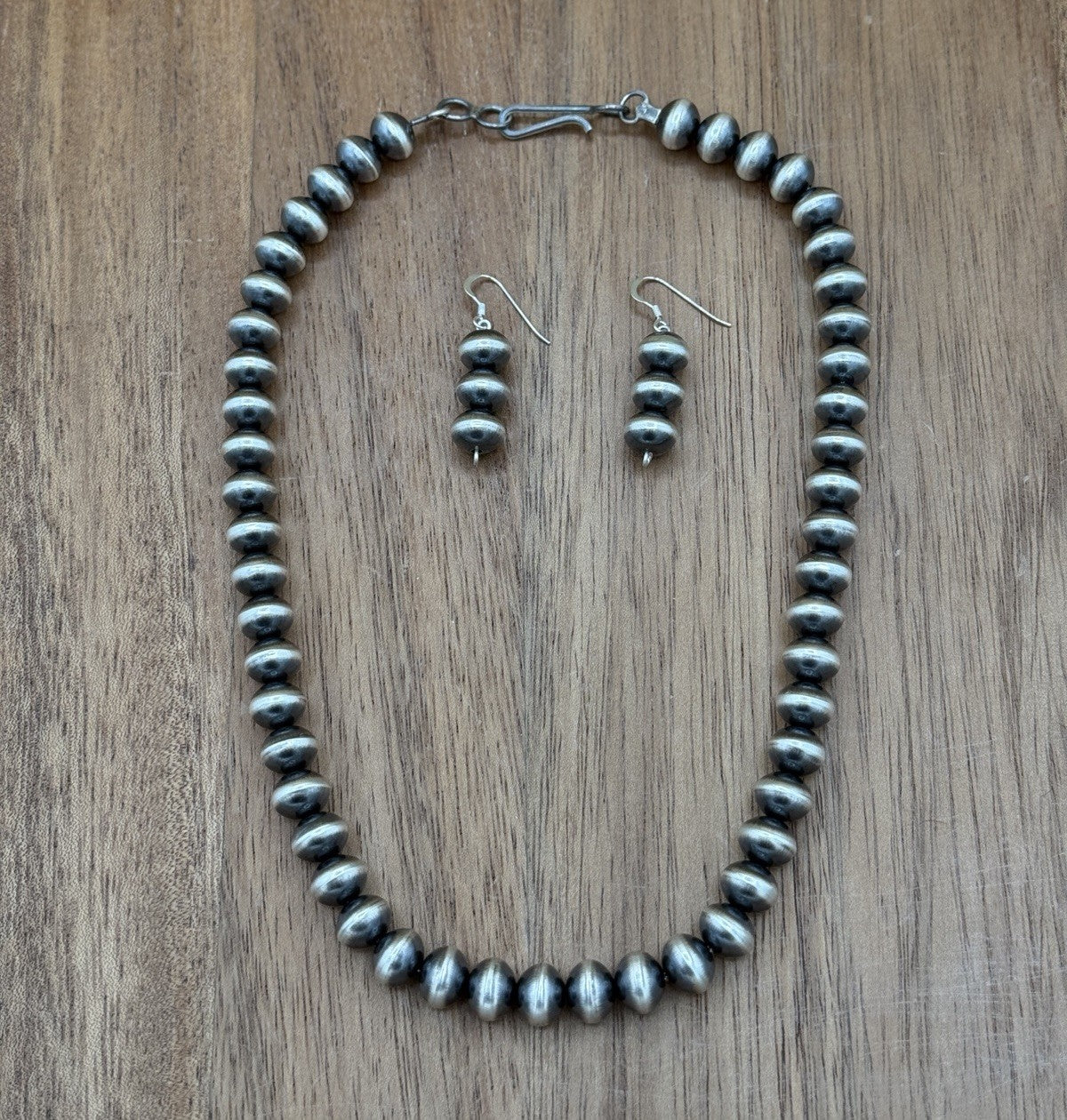 Authentic Navajo Handmade Old Look Navajo Pearl Bead Necklace & Earrings 18” 9mm