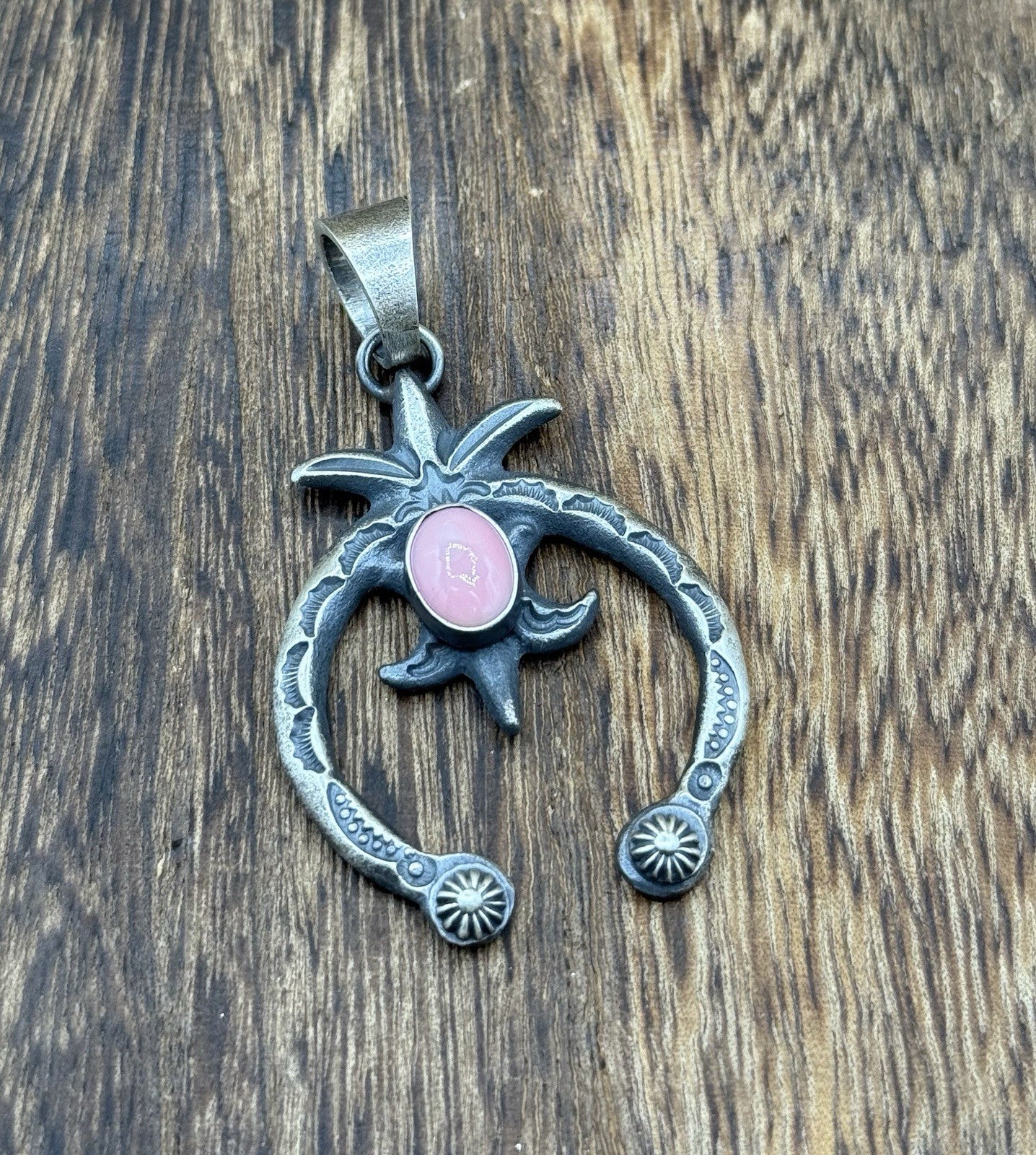 Native American Navajo Handmade Sterling Silver Old Look Pink Conch Naja Pendant