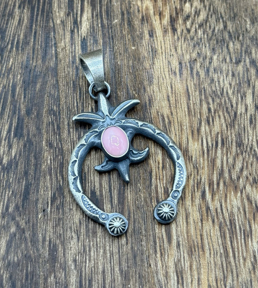 Native American Navajo Handmade Sterling Silver Old Look Pink Conch Naja Pendant