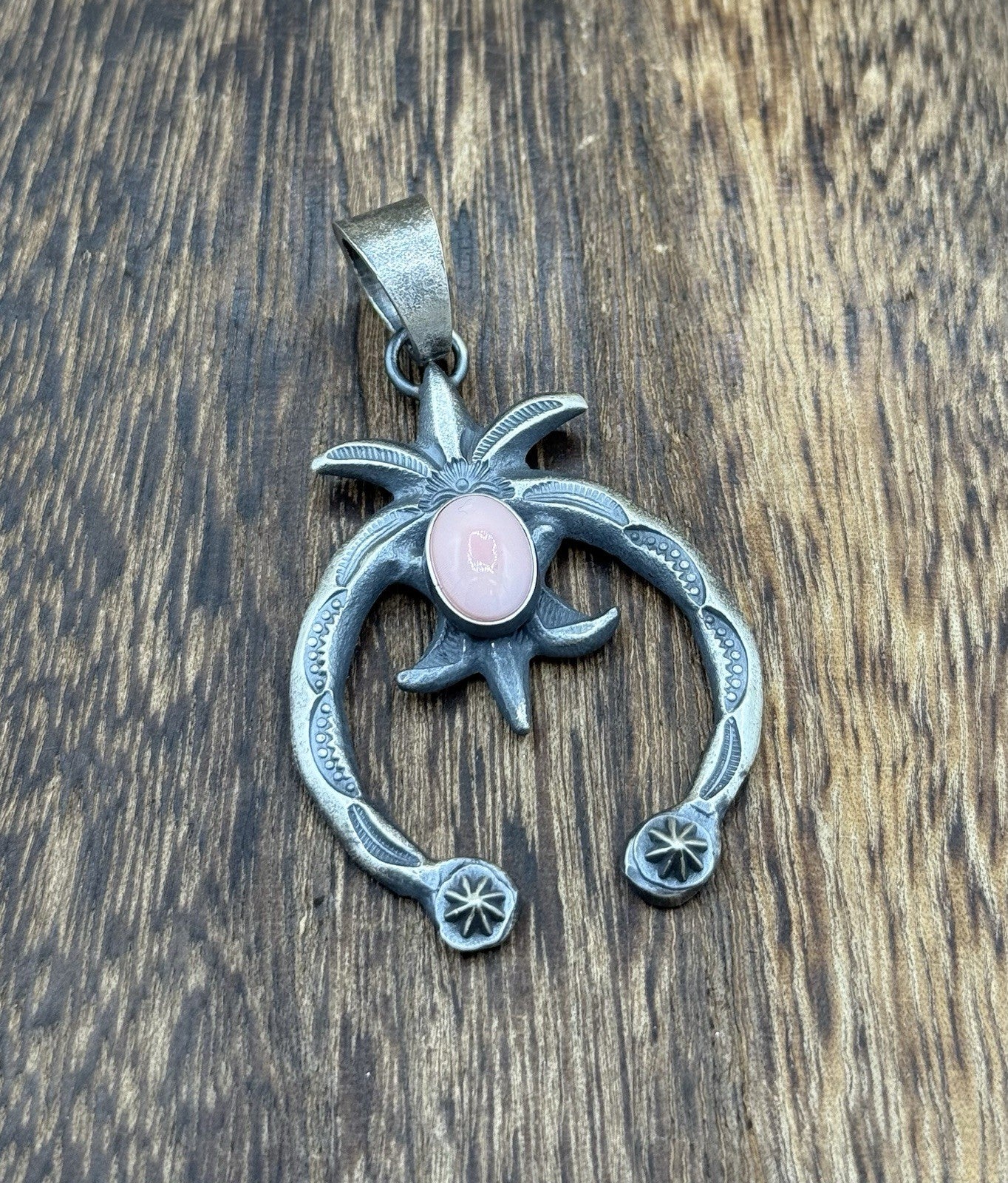 Native American Navajo Handmade Sterling Silver Old Look Pink Conch Naja Pendant