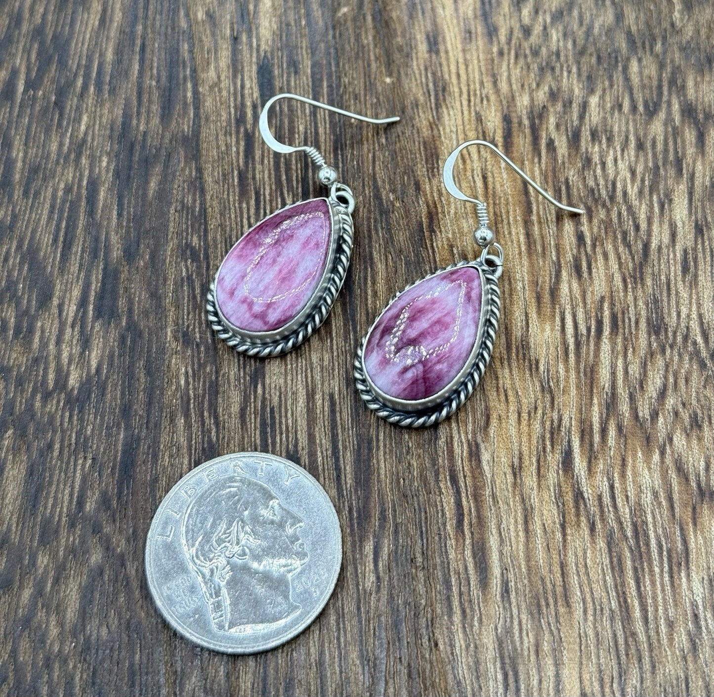 Native Navajo Handmade Sterling Silver Purple Spiny Oyster Shell Dangle Earrings