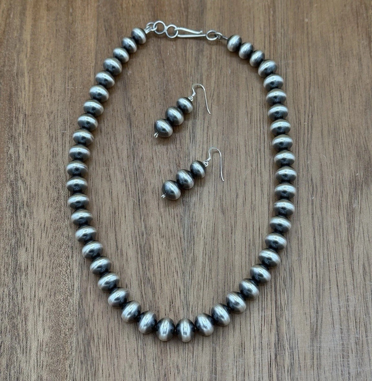 Authentic Navajo Handmade Old Look Navajo Pearl Bead Necklace Set 18” 10mm