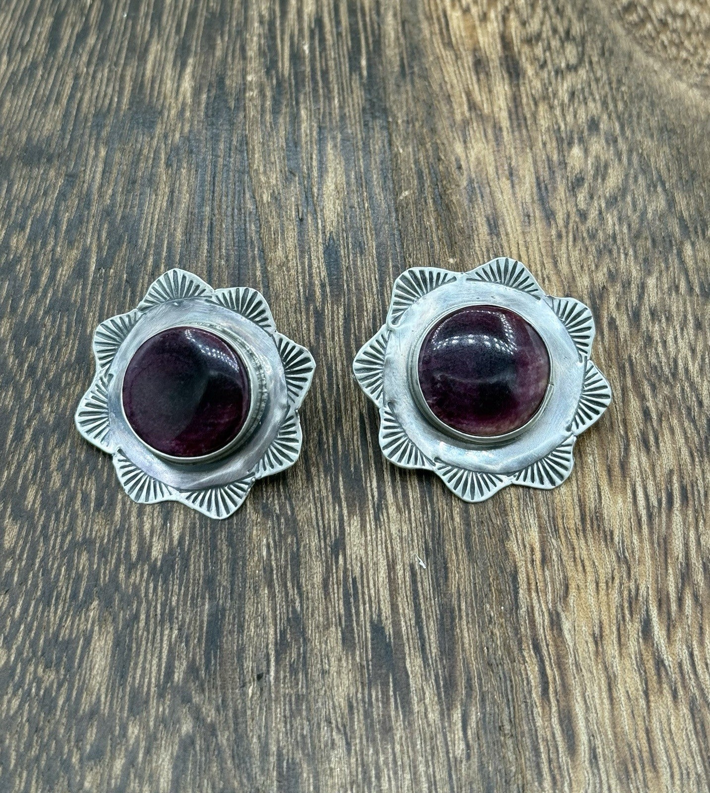 Navajo Handmade Sterling Silver Purple Spiny Oyster Shell Stamped Post Earrings