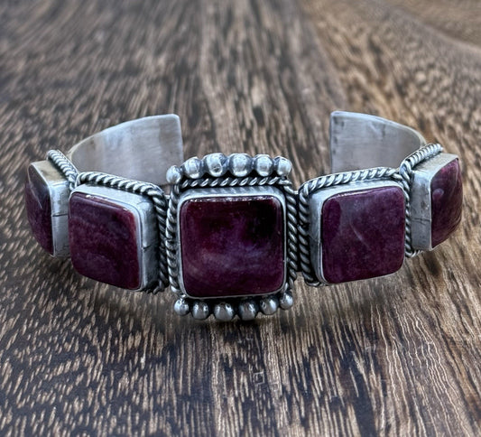 Native Navajo Handmade Sterling Silver Purple Spiny Oyster Shell Cuff Bracelet