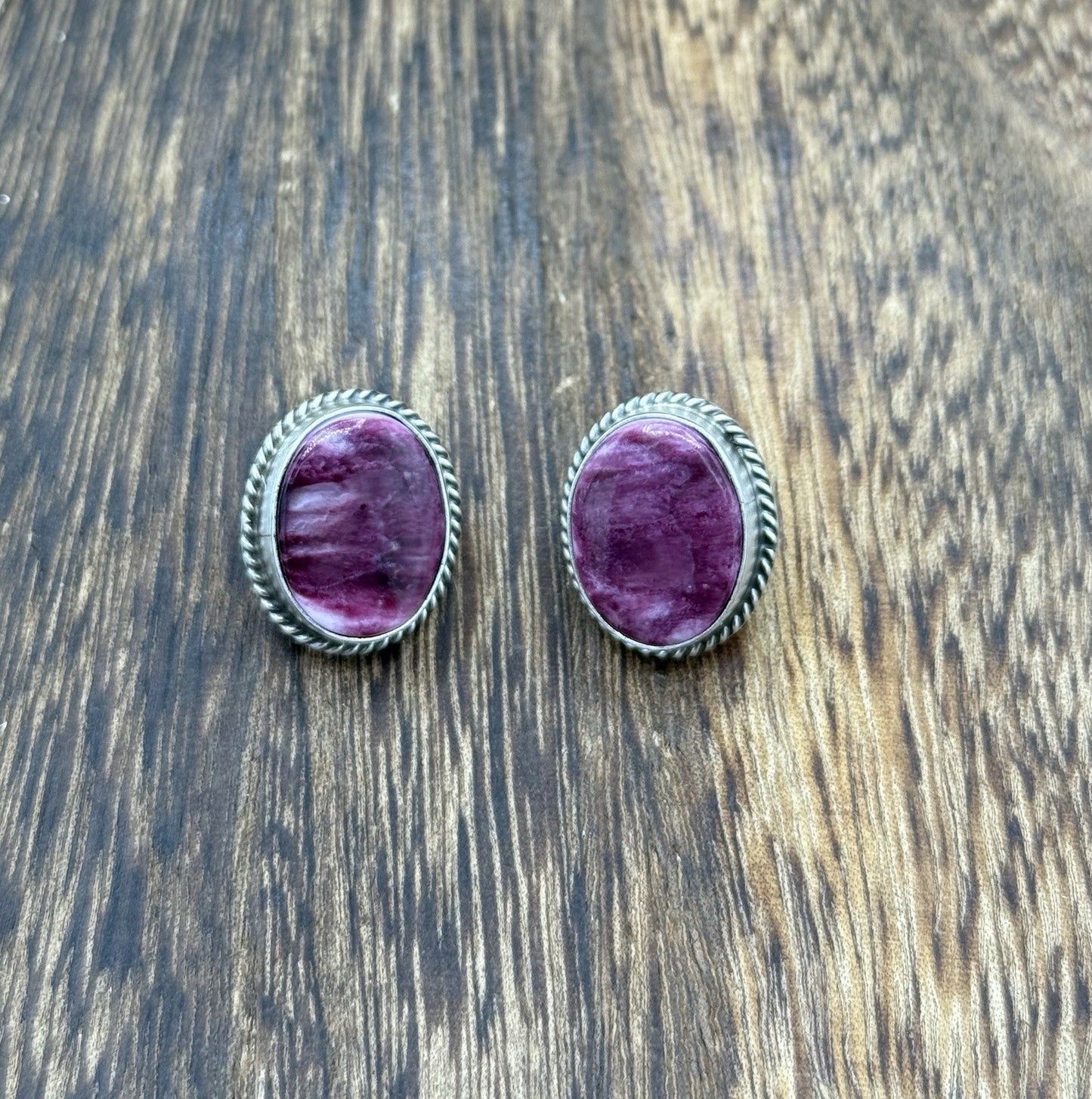 Navajo Handmade Sterling Silver Purple Spiny Oyster Shell Post Stud Earrings