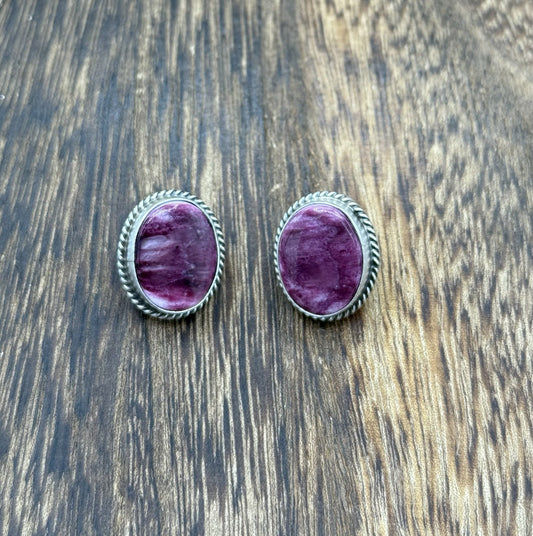 Navajo Handmade Sterling Silver Purple Spiny Oyster Shell Post Stud Earrings