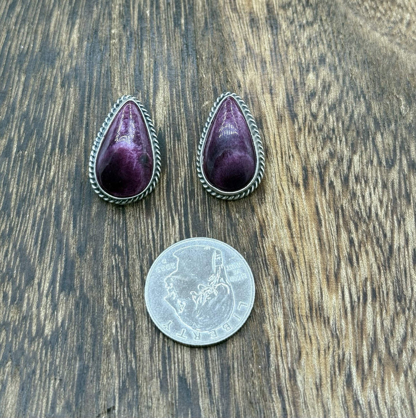 Navajo Handmade Sterling Silver Purple Spiny Oyster Shell Post Stud Earrings