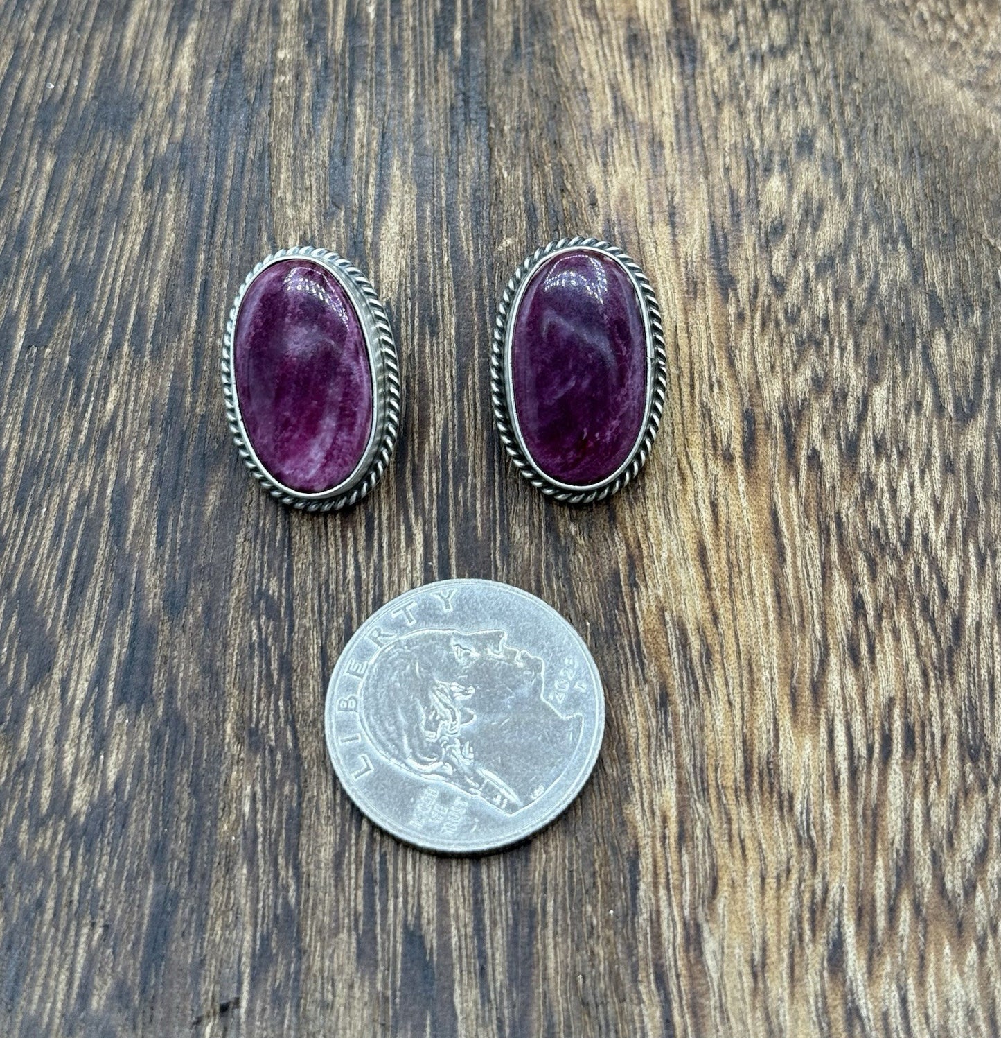 Navajo Handmade Sterling Silver Purple Spiny Oyster Shell Post Stud Earrings