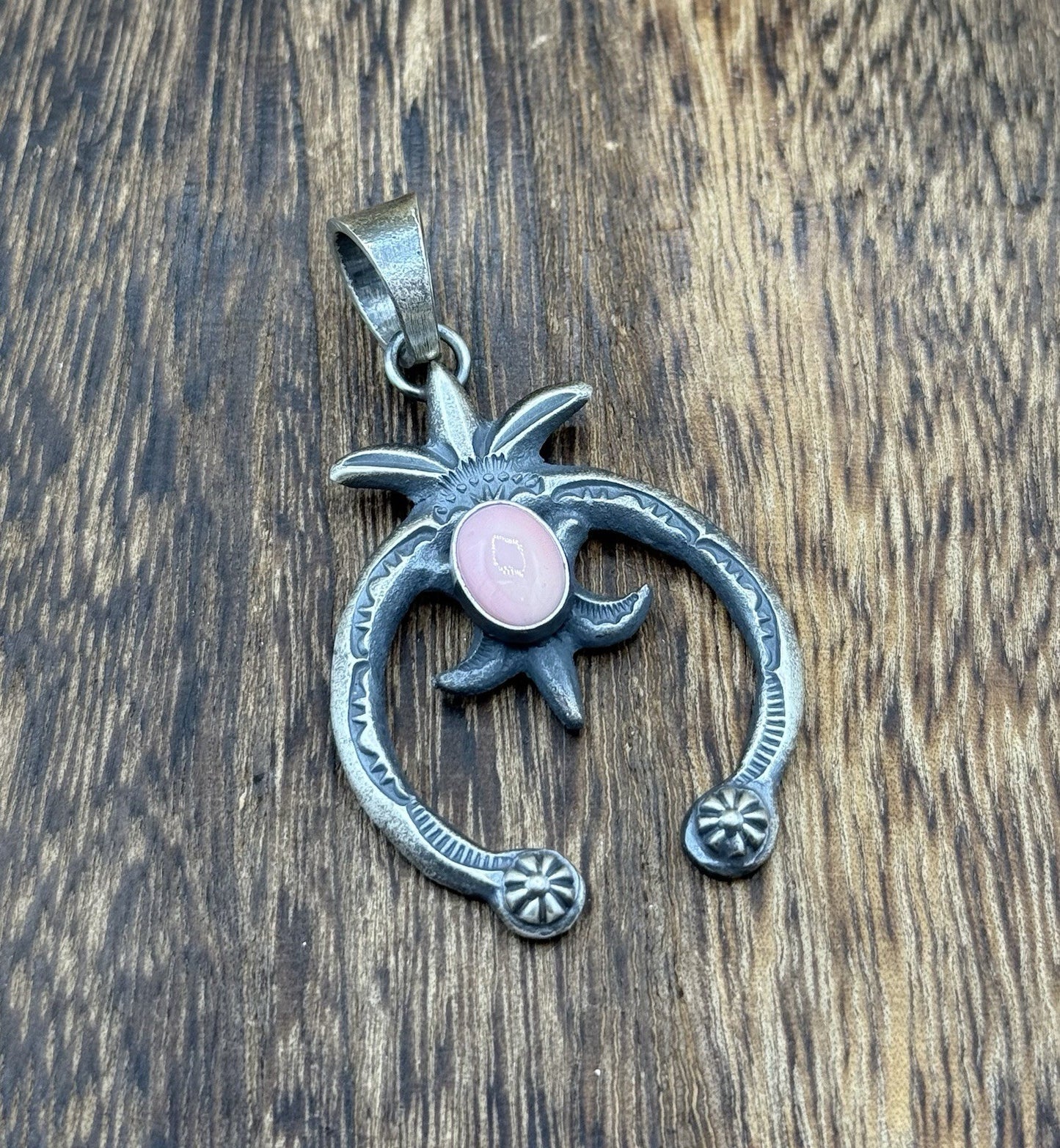 Native American Navajo Handmade Sterling Silver Old Look Pink Conch Naja Pendant