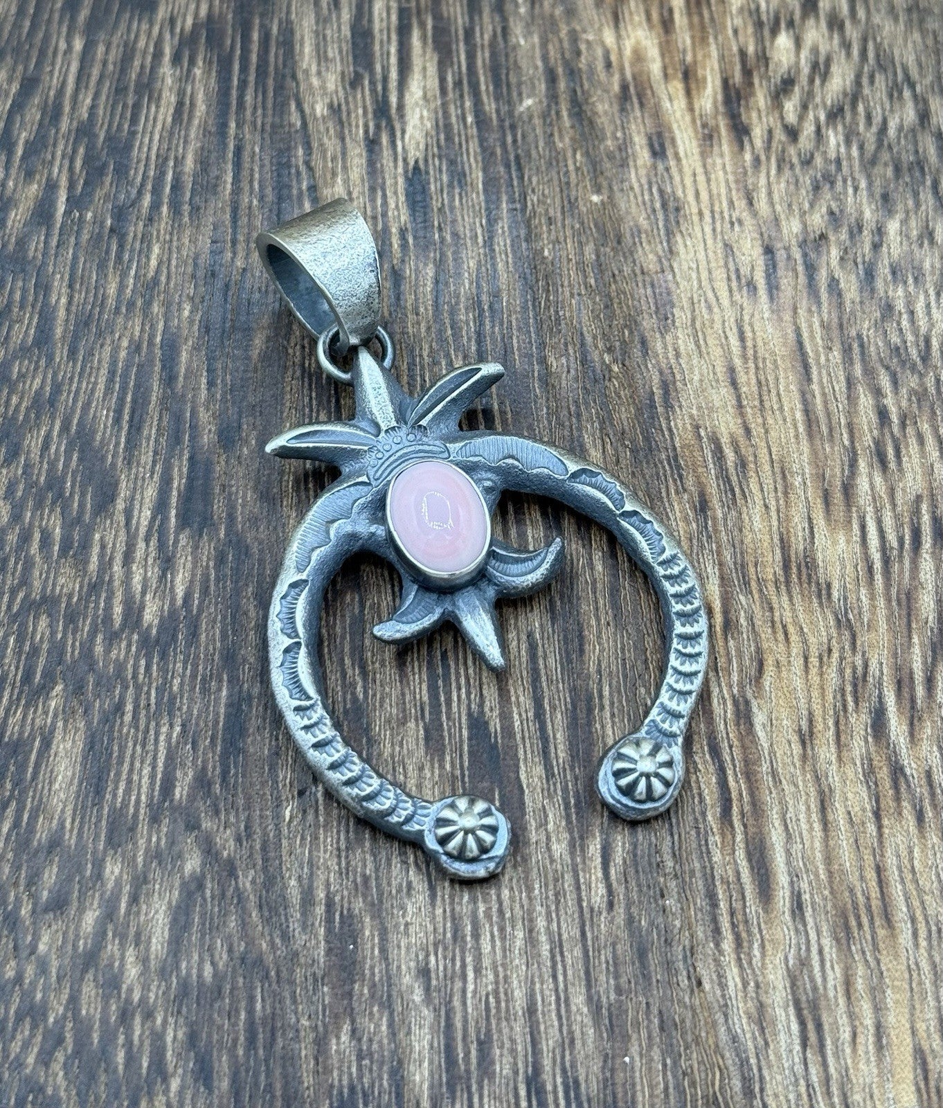 Native American Navajo Handmade Sterling Silver Old Look Pink Conch Naja Pendant