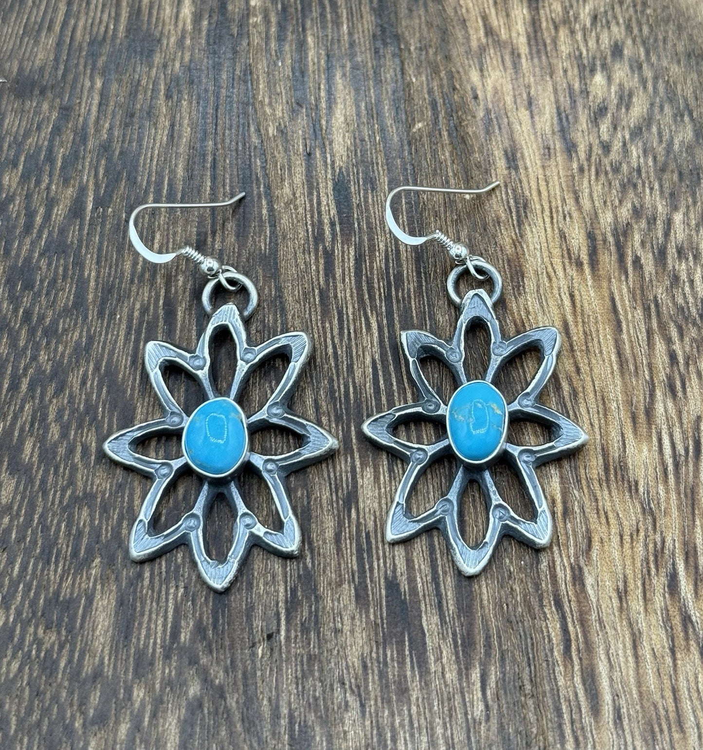 Navajo Handmade Sterling Silver Old Look Kingman Turquoise Earrings Kevin Billah