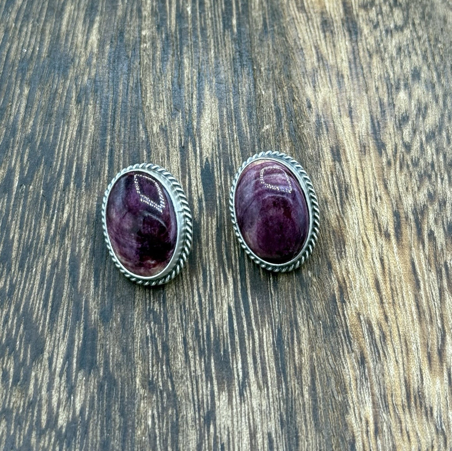 Navajo Handmade Sterling Silver Purple Spiny Oyster Shell Post Stud Earrings