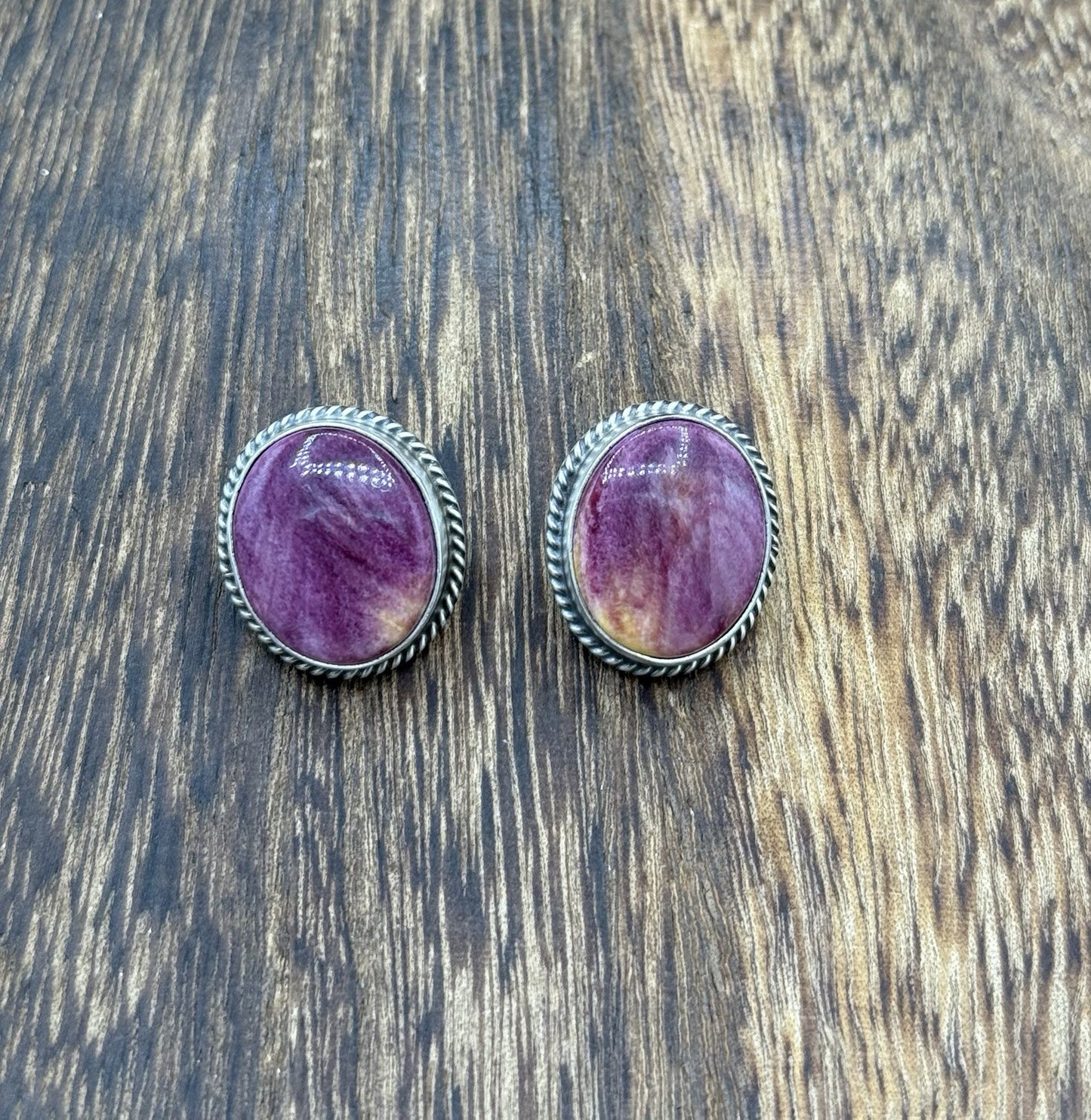 Navajo Handmade Sterling Silver Purple Spiny Oyster Shell Post Stud Earrings