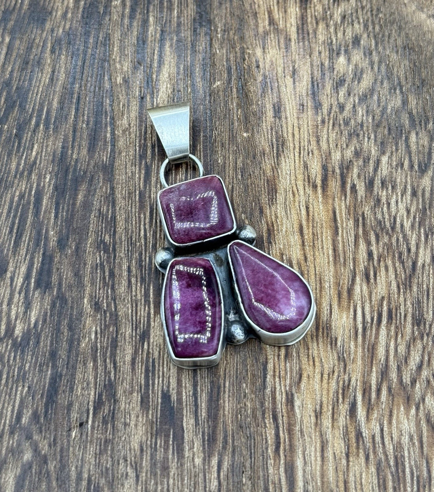 Navajo Handmade Sterling Silver Purple Spiny Oyster Shell Cluster Drop Pendant