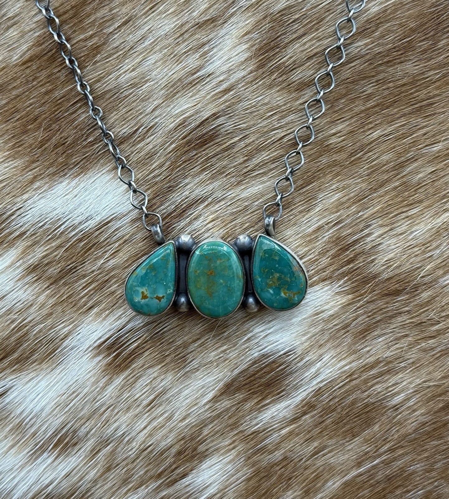 Navajo Handmade Sterling Silver Kingman Turquoise Cluster Bar Necklace 18”