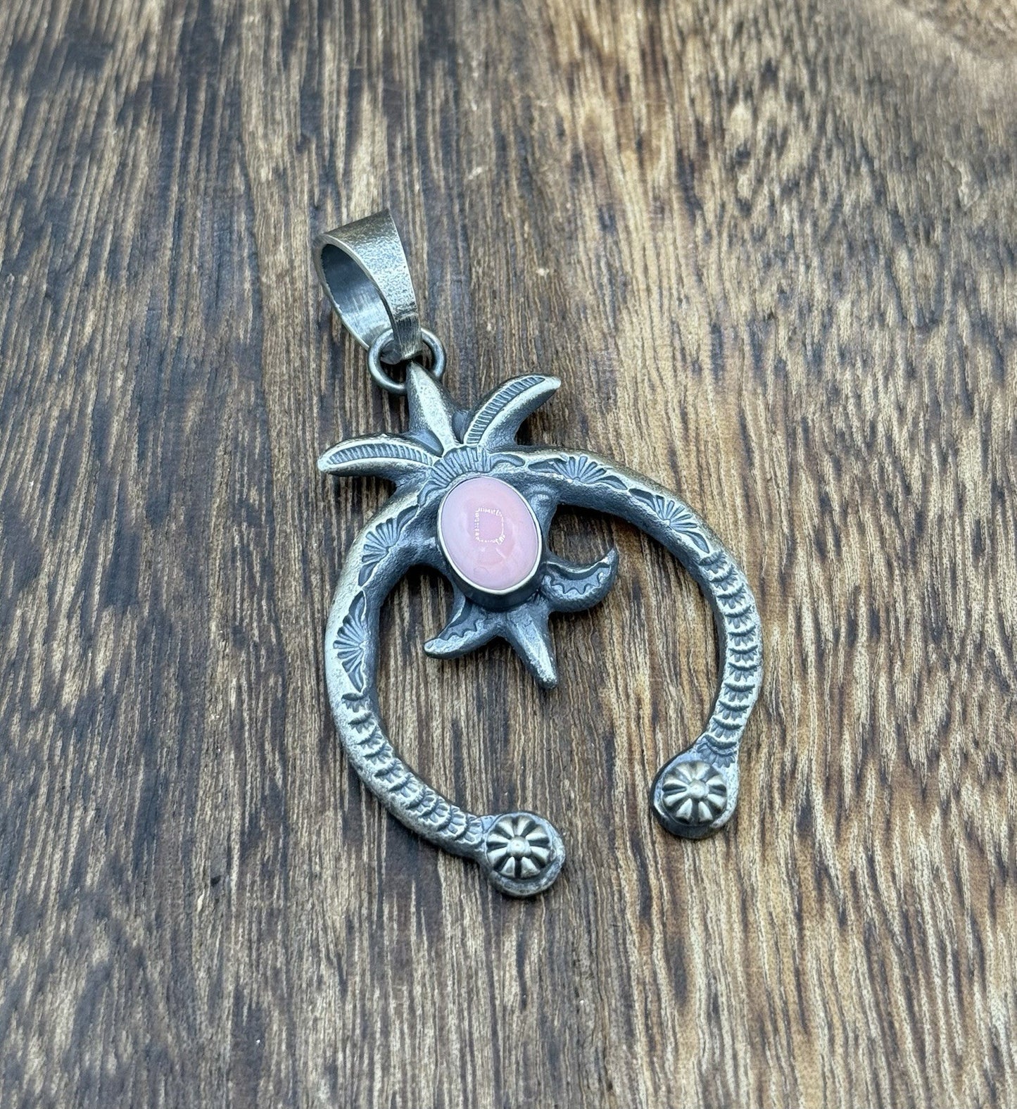 Native American Navajo Handmade Sterling Silver Old Look Pink Conch Naja Pendant