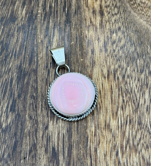 Navajo Handmade Sterling Silver Pink Conch Shell Heart Shaped Pendant