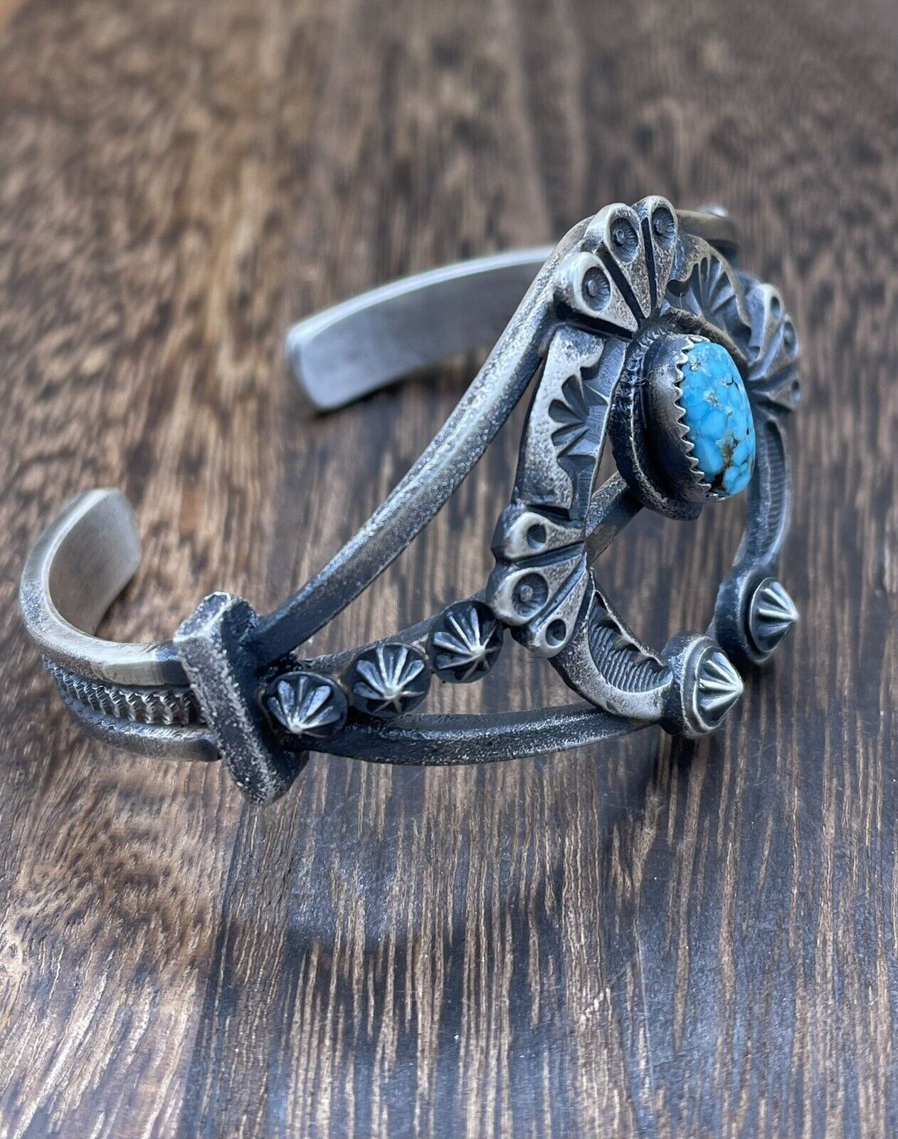 Native American Silver Navajo Handmade Kingman Turquoise Old look Naja Bracelet